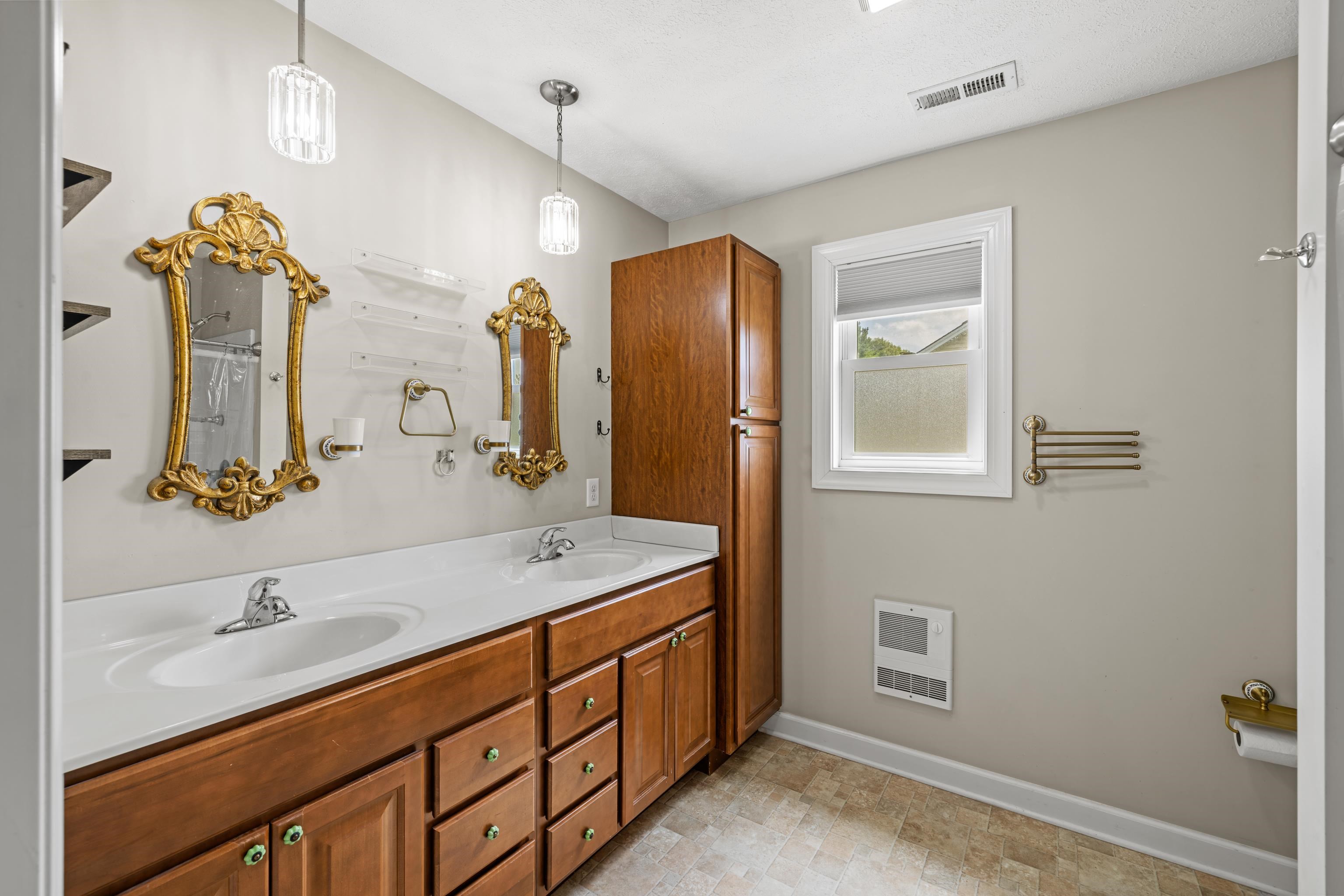 315 RUSTIC AVE, BROADWAY, Virginia 22815, 4 Bedrooms Bedrooms, ,2 BathroomsBathrooms,Residential,315 RUSTIC AVE,681242 MLS # 681242 315 RUSTIC AVE, BROADWAY, Virginia 22815, 4 Bedrooms Bedrooms, ,2 BathroomsBathrooms,Residential,315 RUSTIC AVE,681242 MLS # 681242