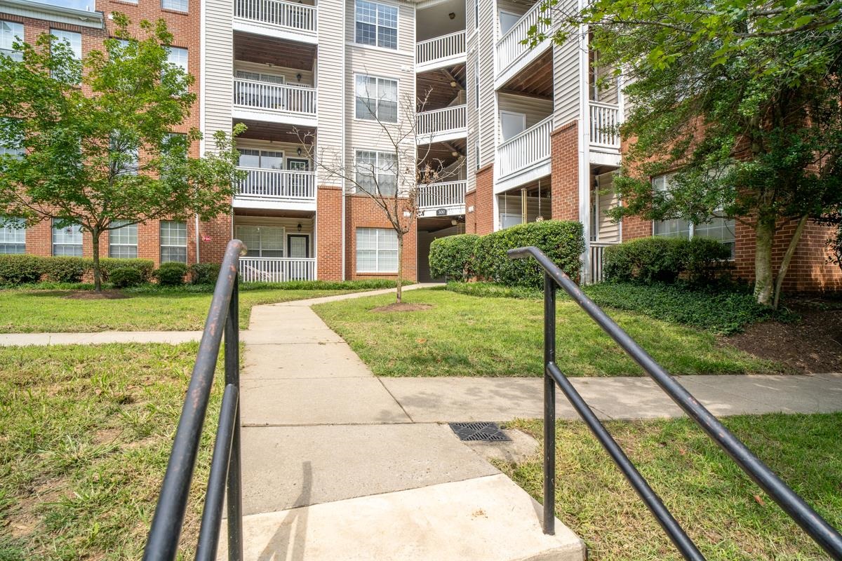 300 RIVERBEND DR, CHARLOTTESVILLE, Virginia 22902, 2 Bedrooms Bedrooms, ,2 BathroomsBathrooms,Residential,300 RIVERBEND DR,681245 MLS # 681245 300 RIVERBEND DR, CHARLOTTESVILLE, Virginia 22902, 2 Bedrooms Bedrooms, ,2 BathroomsBathrooms,Residential,300 RIVERBEND DR,681245 MLS # 681245