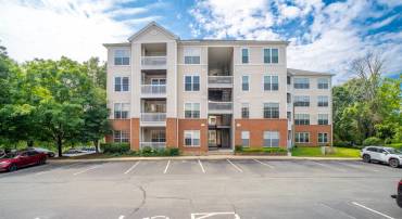 300 RIVERBEND DR, CHARLOTTESVILLE, Virginia 22902, 2 Bedrooms Bedrooms, ,2 BathroomsBathrooms,Residential,300 RIVERBEND DR,681245 MLS # 681245