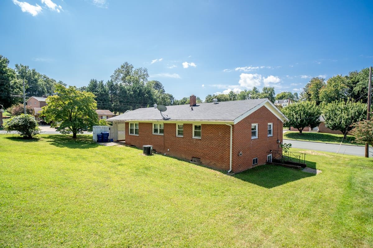 11 MORAIN ST, FRONT ROYAL, Virginia 22630, 3 Bedrooms Bedrooms, ,2 BathroomsBathrooms,Residential,11 MORAIN ST,681247 MLS # 681247 11 MORAIN ST, FRONT ROYAL, Virginia 22630, 3 Bedrooms Bedrooms, ,2 BathroomsBathrooms,Residential,11 MORAIN ST,681247 MLS # 681247