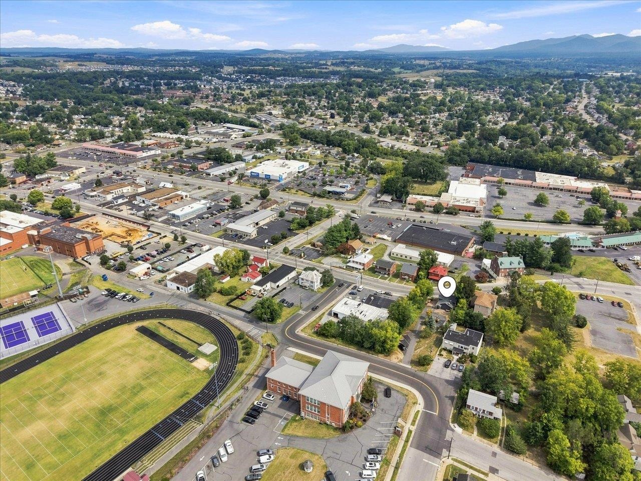 908 W MAIN ST, WAYNESBORO, Virginia 22980, ,Commercial,908 W MAIN ST,681258 MLS # 681258 908 W MAIN ST, WAYNESBORO, Virginia 22980, ,Commercial,908 W MAIN ST,681258 MLS # 681258