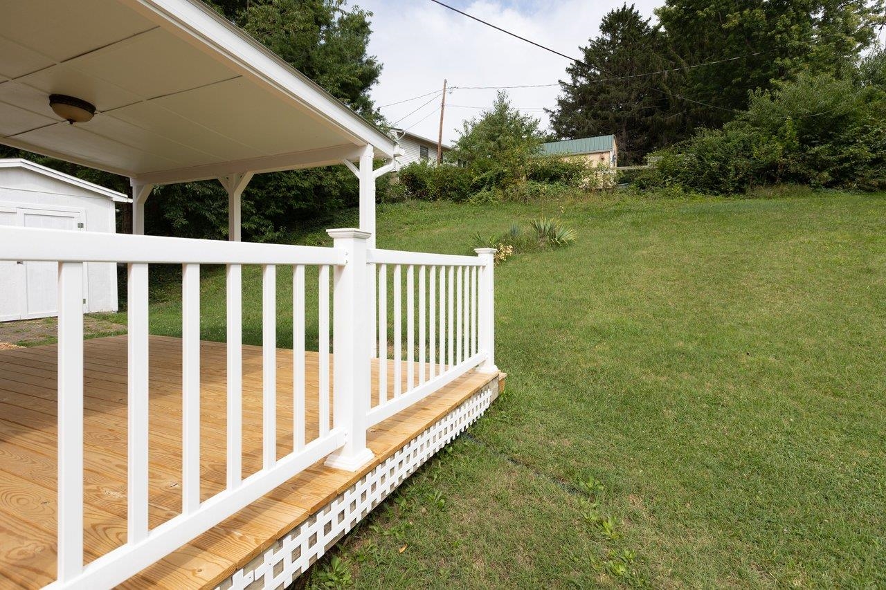 204 THOMAS ST, STAUNTON, Virginia 24401, 3 Bedrooms Bedrooms, ,1 BathroomBathrooms,Residential,204 THOMAS ST,680789 MLS # 680789 204 THOMAS ST, STAUNTON, Virginia 24401, 3 Bedrooms Bedrooms, ,1 BathroomBathrooms,Residential,204 THOMAS ST,680789 MLS # 680789