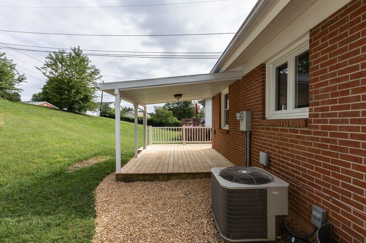 204 THOMAS ST, STAUNTON, Virginia 24401, 3 Bedrooms Bedrooms, ,1 BathroomBathrooms,Residential,204 THOMAS ST,680789 MLS # 680789 204 THOMAS ST, STAUNTON, Virginia 24401, 3 Bedrooms Bedrooms, ,1 BathroomBathrooms,Residential,204 THOMAS ST,680789 MLS # 680789