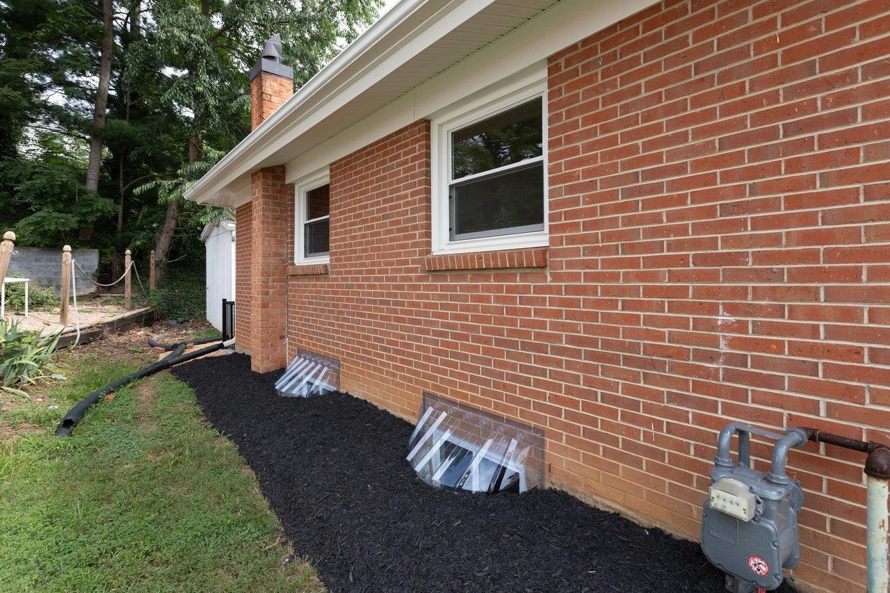 204 THOMAS ST, STAUNTON, Virginia 24401, 3 Bedrooms Bedrooms, ,1 BathroomBathrooms,Residential,204 THOMAS ST,680789 MLS # 680789 204 THOMAS ST, STAUNTON, Virginia 24401, 3 Bedrooms Bedrooms, ,1 BathroomBathrooms,Residential,204 THOMAS ST,680789 MLS # 680789