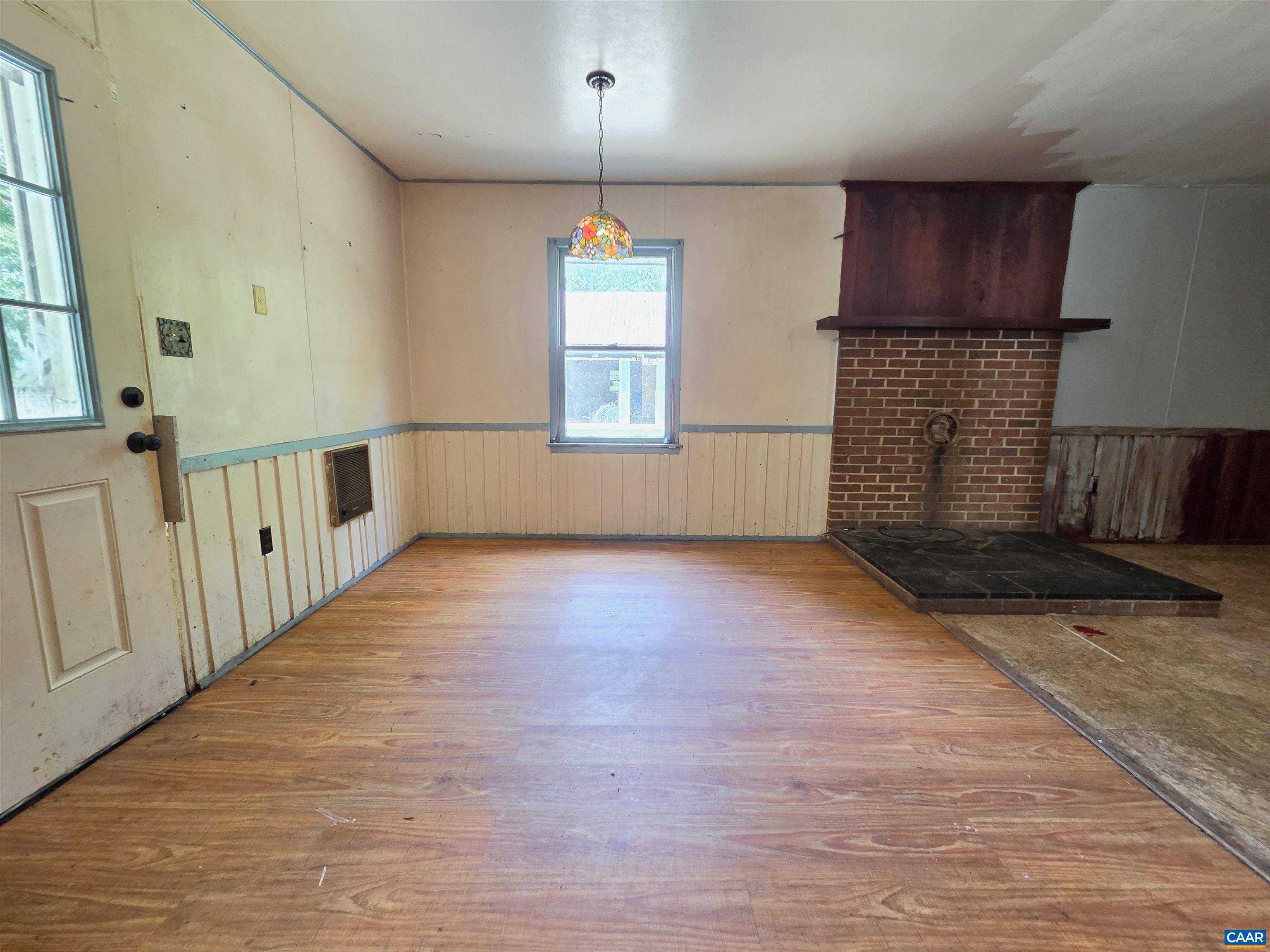 2159 GLENMORE RD, SCOTTSVILLE, Virginia 24590, 3 Bedrooms Bedrooms, ,2 BathroomsBathrooms,Residential,2159 GLENMORE RD,681249 MLS # 681249