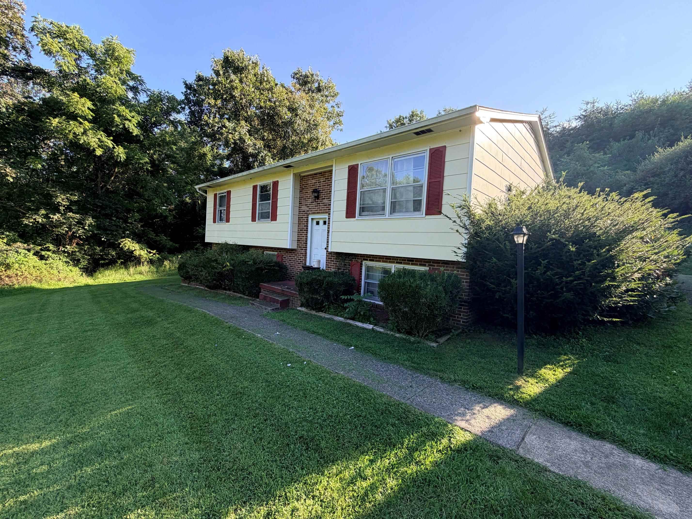 400 HANCOCK ST, CRAIGSVILLE, Virginia 24430, 4 Bedrooms Bedrooms, ,2 BathroomsBathrooms,Residential,061A 5 89 61A-(5)-89 CRAIGSVILLE LOT 89 4235 AC,400 HANCOCK ST,681256 MLS # 681256