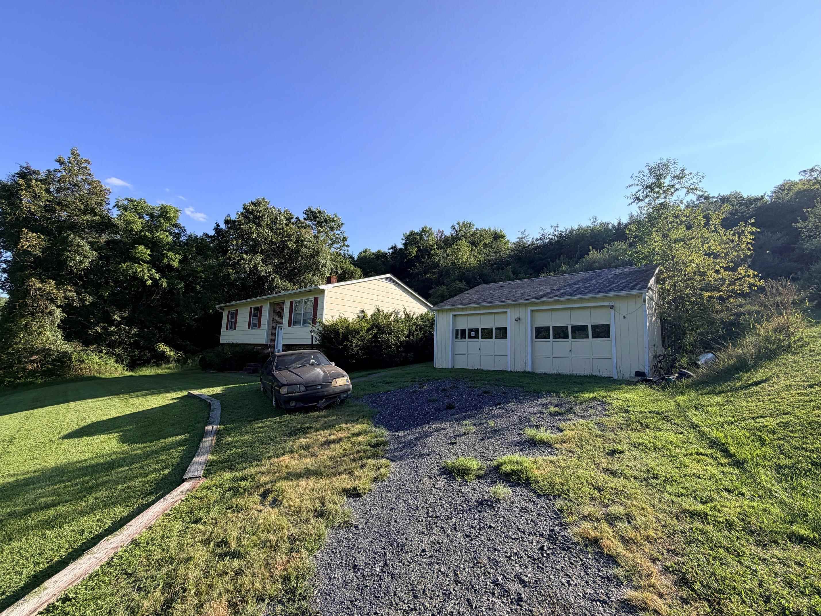 400 HANCOCK ST, CRAIGSVILLE, Virginia 24430, 4 Bedrooms Bedrooms, ,2 BathroomsBathrooms,Residential,061A 5 89 61A-(5)-89 CRAIGSVILLE LOT 89 4235 AC,400 HANCOCK ST,681256 MLS # 681256