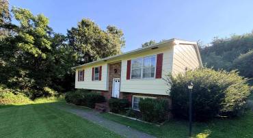400 HANCOCK ST, CRAIGSVILLE, Virginia 24430, 4 Bedrooms Bedrooms, ,2 BathroomsBathrooms,Residential,061A 5 89 61A-(5)-89 CRAIGSVILLE LOT 89 4235 AC,400 HANCOCK ST,681256 MLS # 681256