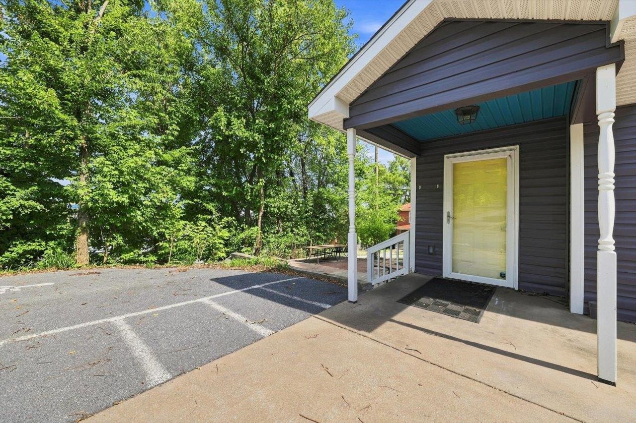 908 W MAIN ST, WAYNESBORO, Virginia 22980, 2 Bedrooms Bedrooms, ,Residential,908 W MAIN ST,681257 MLS # 681257 908 W MAIN ST, WAYNESBORO, Virginia 22980, 2 Bedrooms Bedrooms, ,Residential,908 W MAIN ST,681257 MLS # 681257