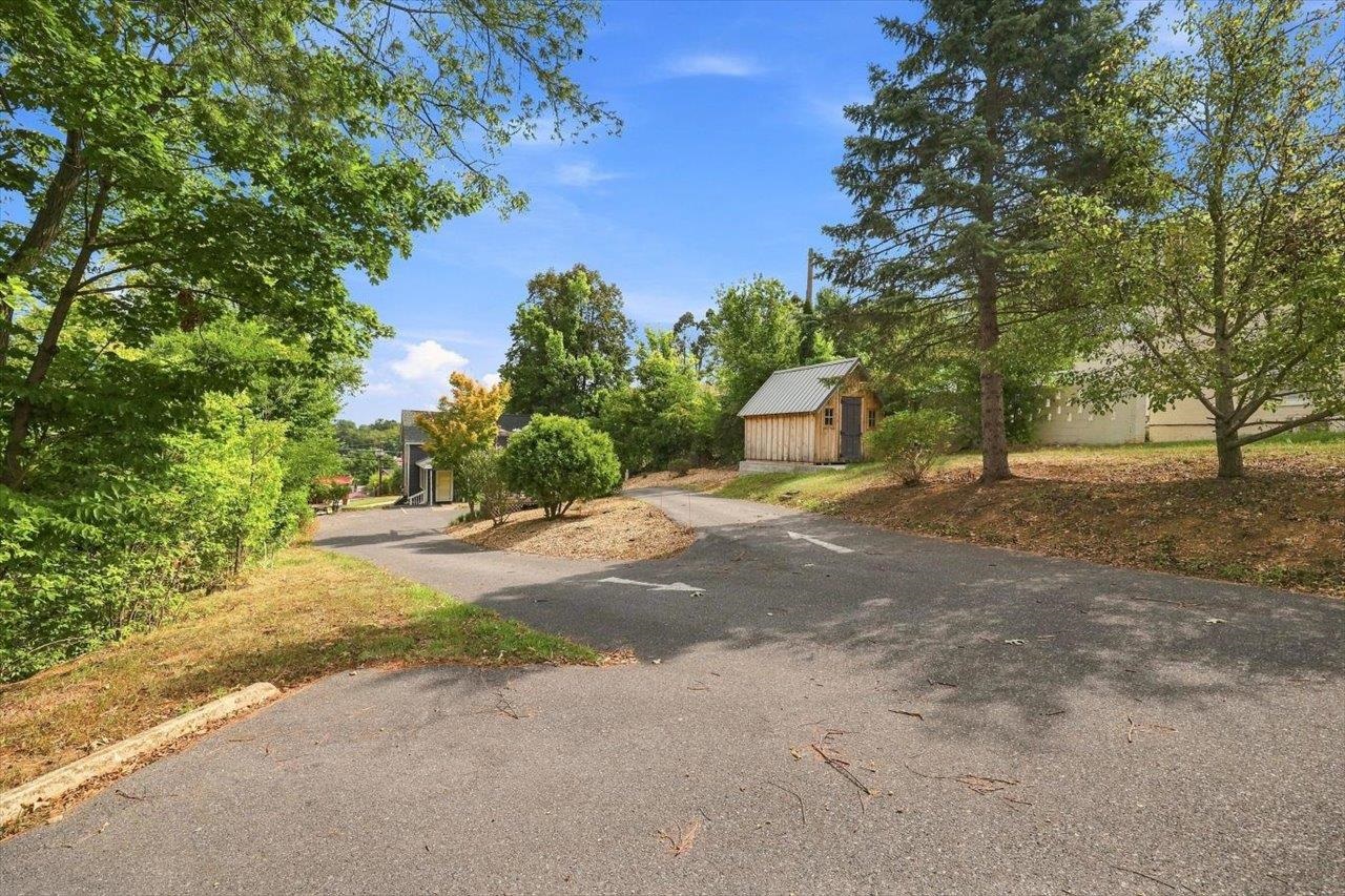 908 W MAIN ST, WAYNESBORO, Virginia 22980, 2 Bedrooms Bedrooms, ,Residential,908 W MAIN ST,681257 MLS # 681257 908 W MAIN ST, WAYNESBORO, Virginia 22980, 2 Bedrooms Bedrooms, ,Residential,908 W MAIN ST,681257 MLS # 681257