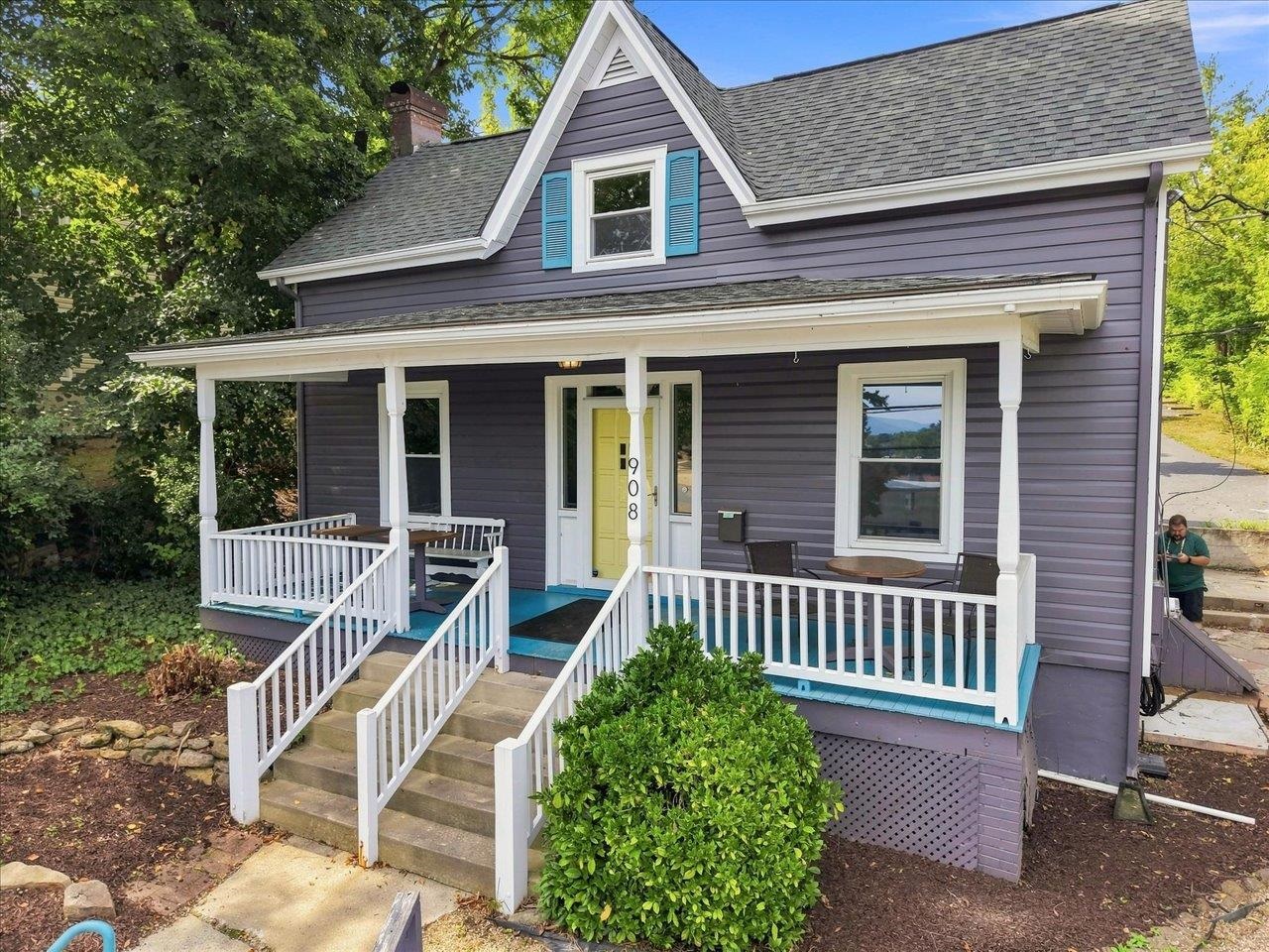 908 W MAIN ST, WAYNESBORO, Virginia 22980, 2 Bedrooms Bedrooms, ,Residential,908 W MAIN ST,681257 MLS # 681257 908 W MAIN ST, WAYNESBORO, Virginia 22980, 2 Bedrooms Bedrooms, ,Residential,908 W MAIN ST,681257 MLS # 681257
