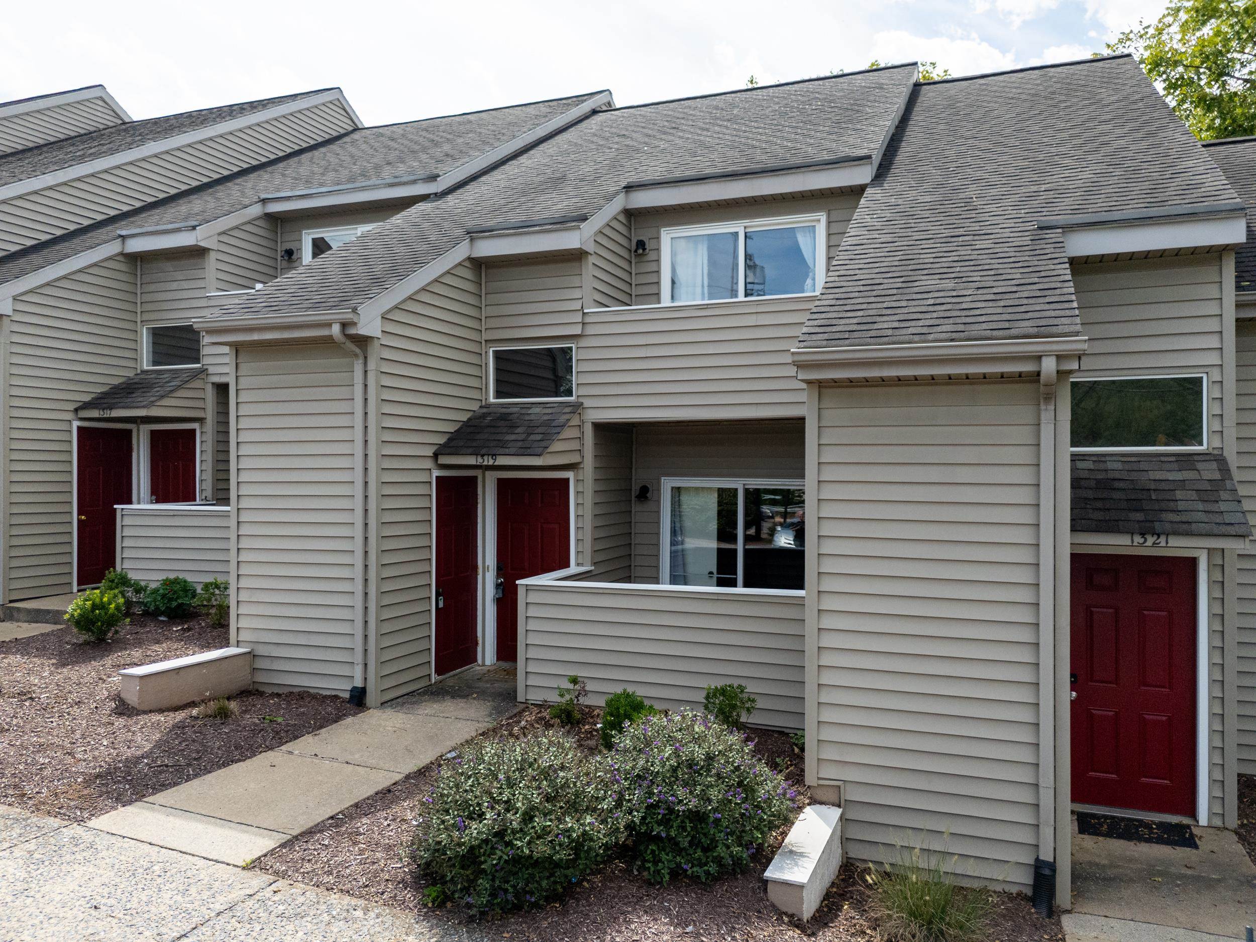 1319 BRADLEY DR, HARRISONBURG, Virginia 22801, 4 Bedrooms Bedrooms, ,2 BathroomsBathrooms,Residential,1319 BRADLEY DR,681268 MLS # 681268 1319 BRADLEY DR, HARRISONBURG, Virginia 22801, 4 Bedrooms Bedrooms, ,2 BathroomsBathrooms,Residential,1319 BRADLEY DR,681268 MLS # 681268