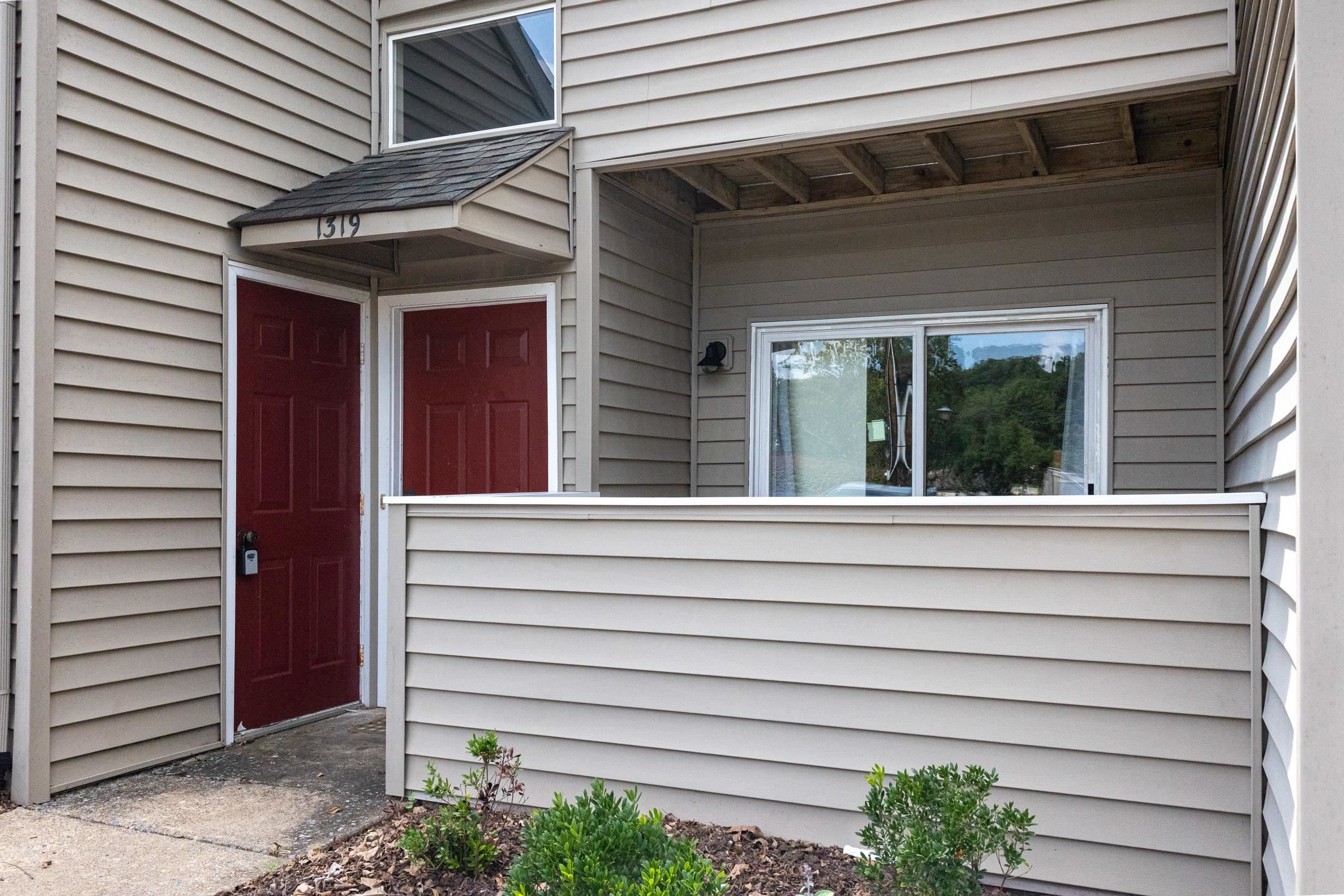 1319 BRADLEY DR, HARRISONBURG, Virginia 22801, 4 Bedrooms Bedrooms, ,2 BathroomsBathrooms,Residential,1319 BRADLEY DR,681268 MLS # 681268 1319 BRADLEY DR, HARRISONBURG, Virginia 22801, 4 Bedrooms Bedrooms, ,2 BathroomsBathrooms,Residential,1319 BRADLEY DR,681268 MLS # 681268