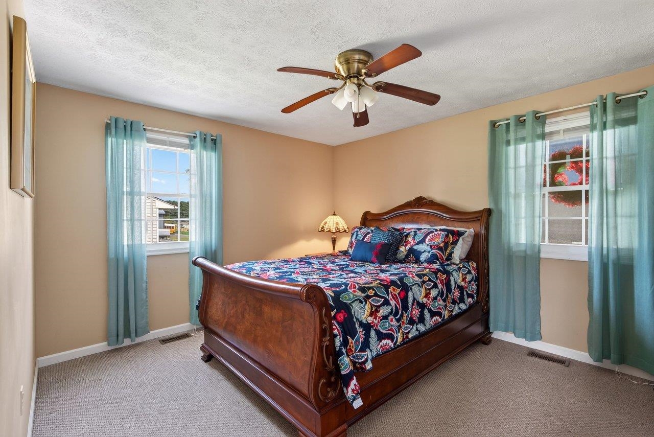 710 10TH ST, SHENANDOAH, Virginia 22849, 4 Bedrooms Bedrooms, ,2 BathroomsBathrooms,Residential,710 10TH ST,681275 MLS # 681275 710 10TH ST, SHENANDOAH, Virginia 22849, 4 Bedrooms Bedrooms, ,2 BathroomsBathrooms,Residential,710 10TH ST,681275 MLS # 681275