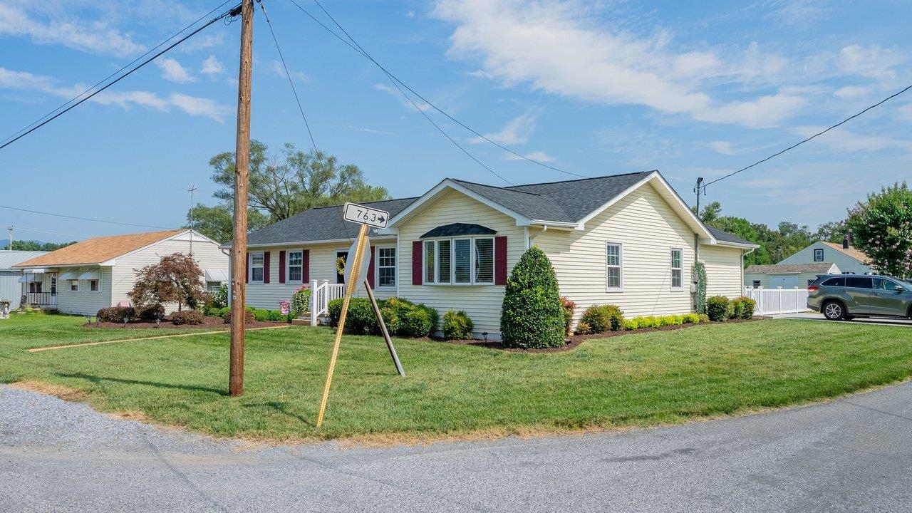 710 10TH ST, SHENANDOAH, Virginia 22849, 4 Bedrooms Bedrooms, ,2 BathroomsBathrooms,Residential,710 10TH ST,681275 MLS # 681275 710 10TH ST, SHENANDOAH, Virginia 22849, 4 Bedrooms Bedrooms, ,2 BathroomsBathrooms,Residential,710 10TH ST,681275 MLS # 681275