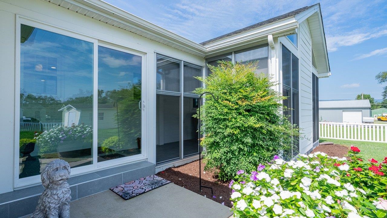 710 10TH ST, SHENANDOAH, Virginia 22849, 4 Bedrooms Bedrooms, ,2 BathroomsBathrooms,Residential,710 10TH ST,681275 MLS # 681275 710 10TH ST, SHENANDOAH, Virginia 22849, 4 Bedrooms Bedrooms, ,2 BathroomsBathrooms,Residential,710 10TH ST,681275 MLS # 681275