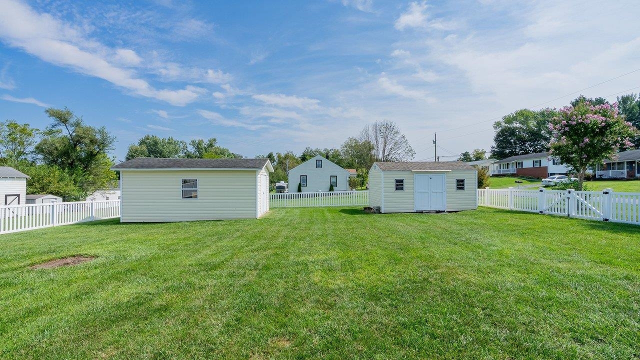 710 10TH ST, SHENANDOAH, Virginia 22849, 4 Bedrooms Bedrooms, ,2 BathroomsBathrooms,Residential,710 10TH ST,681275 MLS # 681275 710 10TH ST, SHENANDOAH, Virginia 22849, 4 Bedrooms Bedrooms, ,2 BathroomsBathrooms,Residential,710 10TH ST,681275 MLS # 681275