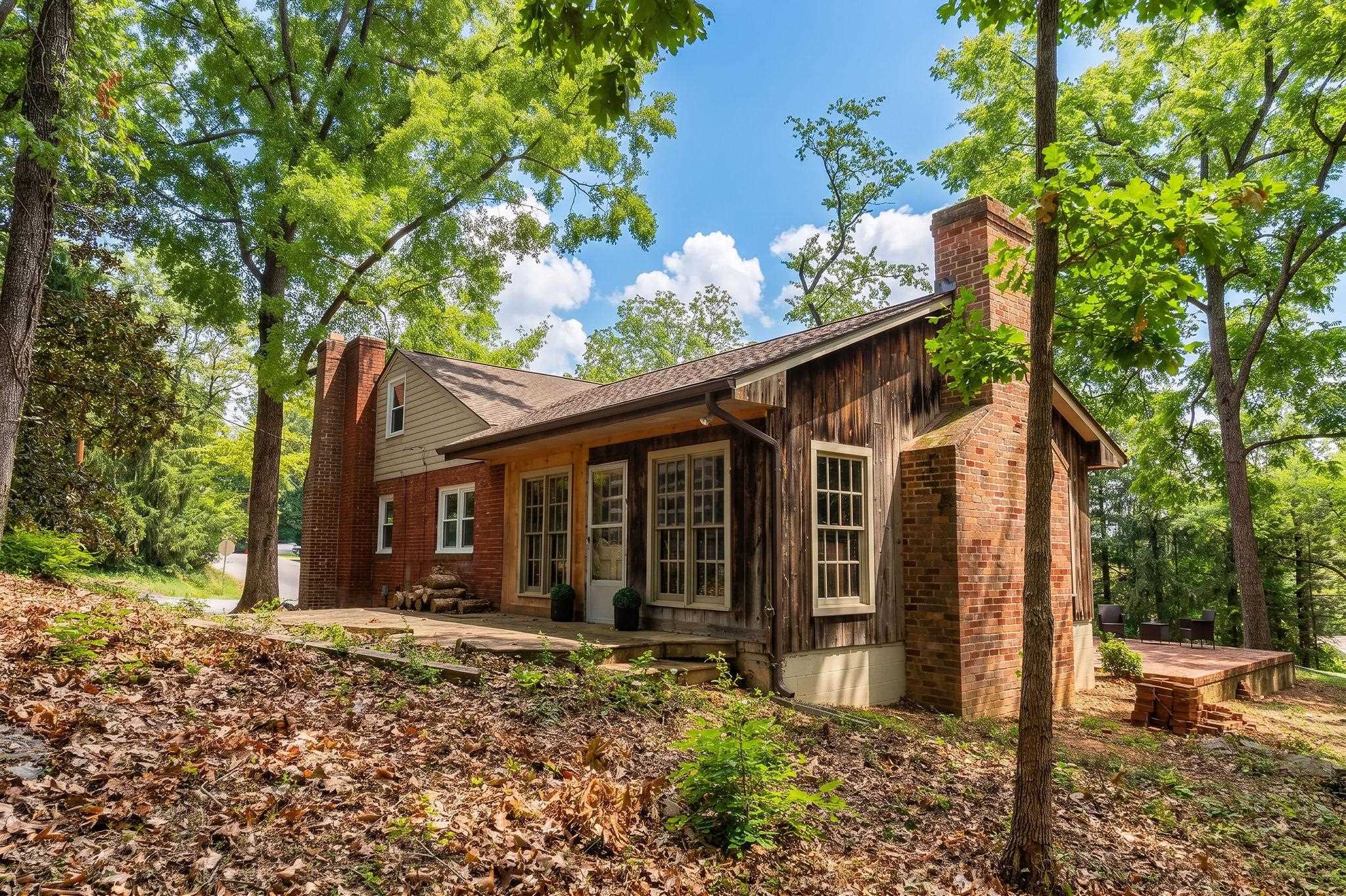 104 GREENWOOD RD, STAUNTON, Virginia 24401, 5 Bedrooms Bedrooms, ,2 BathroomsBathrooms,Residential,104 GREENWOOD RD,681277 MLS # 681277 104 GREENWOOD RD, STAUNTON, Virginia 24401, 5 Bedrooms Bedrooms, ,2 BathroomsBathrooms,Residential,104 GREENWOOD RD,681277 MLS # 681277