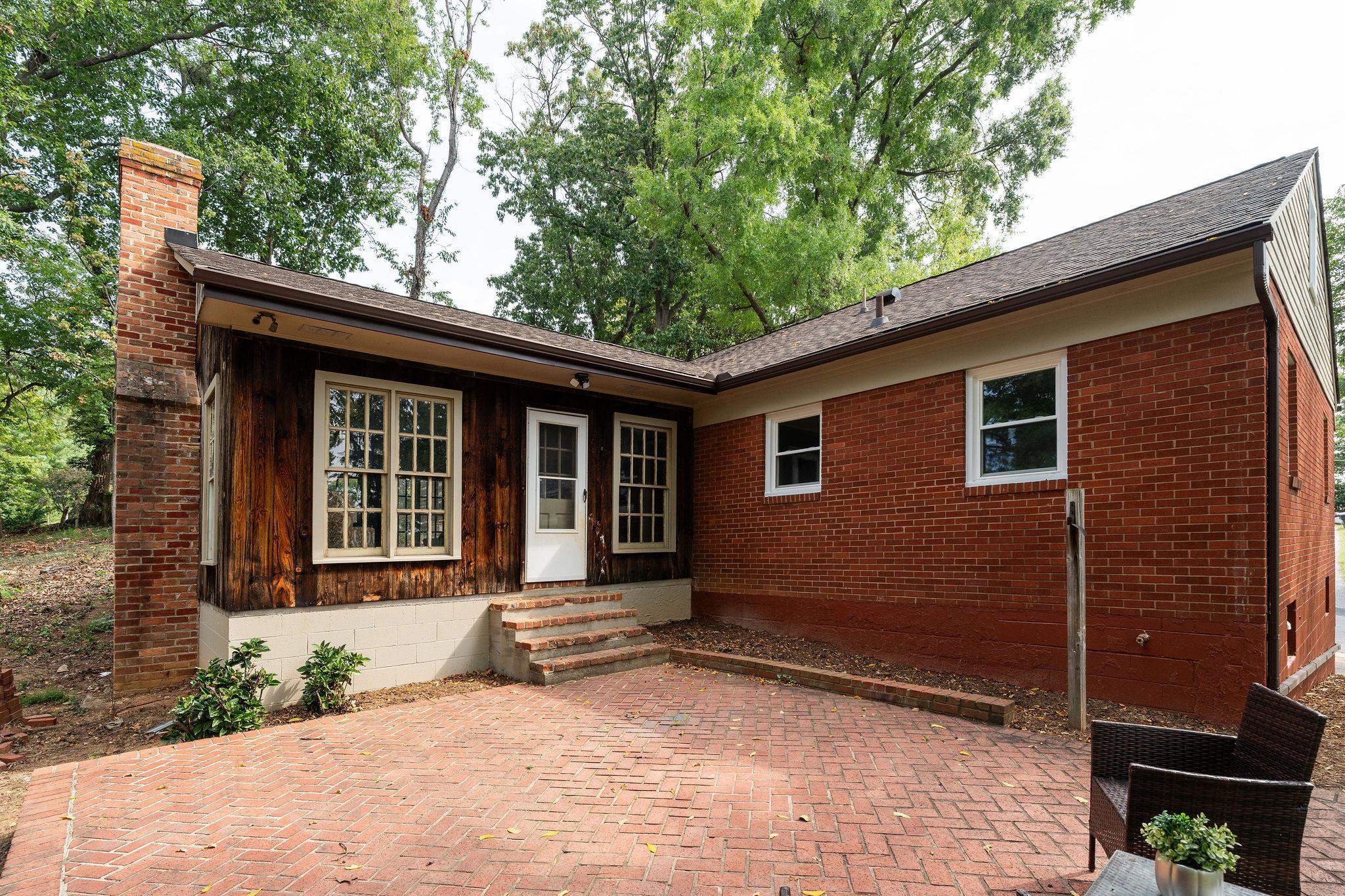 104 GREENWOOD RD, STAUNTON, Virginia 24401, 5 Bedrooms Bedrooms, ,2 BathroomsBathrooms,Residential,104 GREENWOOD RD,681277 MLS # 681277 104 GREENWOOD RD, STAUNTON, Virginia 24401, 5 Bedrooms Bedrooms, ,2 BathroomsBathrooms,Residential,104 GREENWOOD RD,681277 MLS # 681277