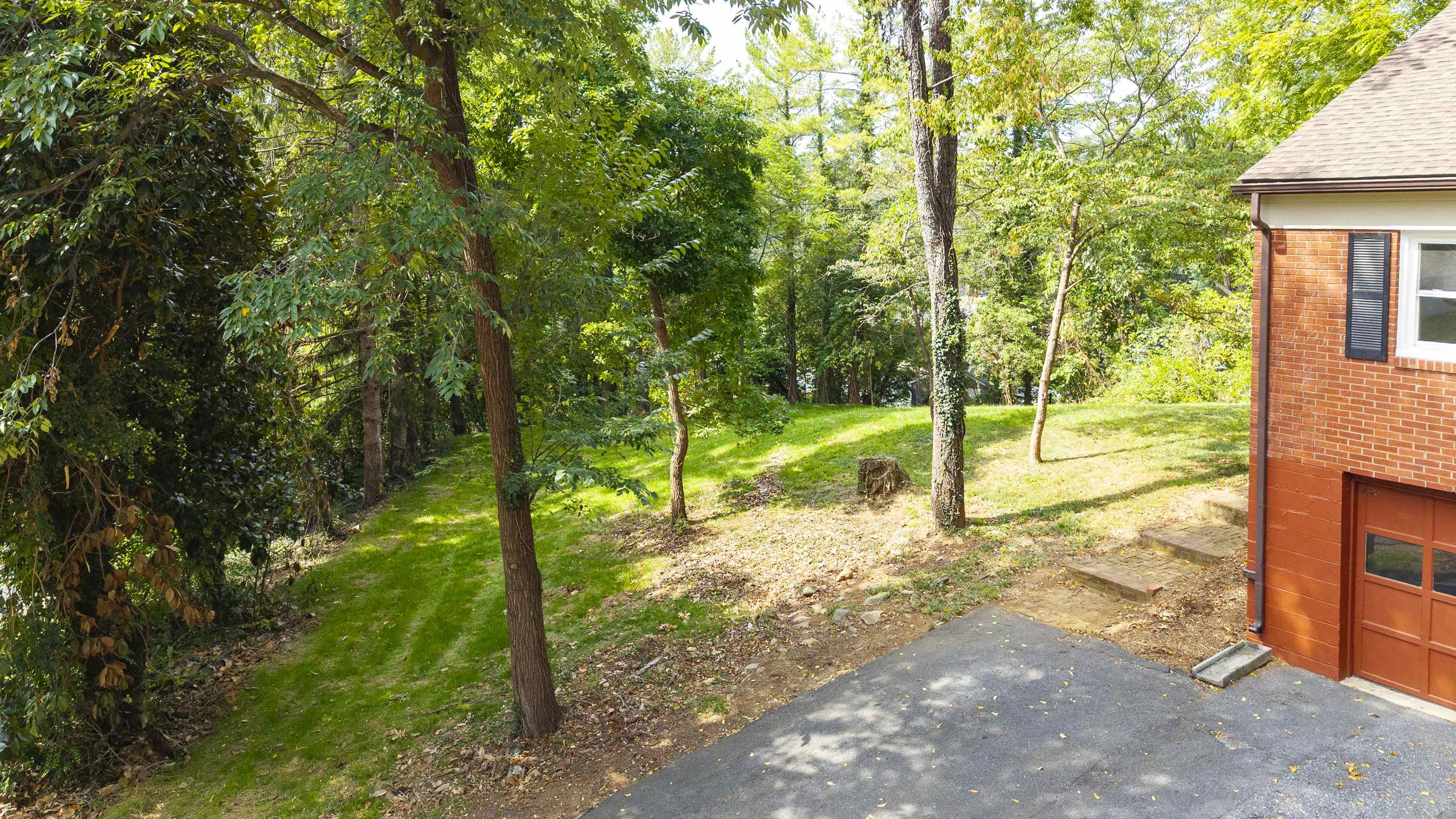 104 GREENWOOD RD, STAUNTON, Virginia 24401, 5 Bedrooms Bedrooms, ,2 BathroomsBathrooms,Residential,104 GREENWOOD RD,681277 MLS # 681277 104 GREENWOOD RD, STAUNTON, Virginia 24401, 5 Bedrooms Bedrooms, ,2 BathroomsBathrooms,Residential,104 GREENWOOD RD,681277 MLS # 681277