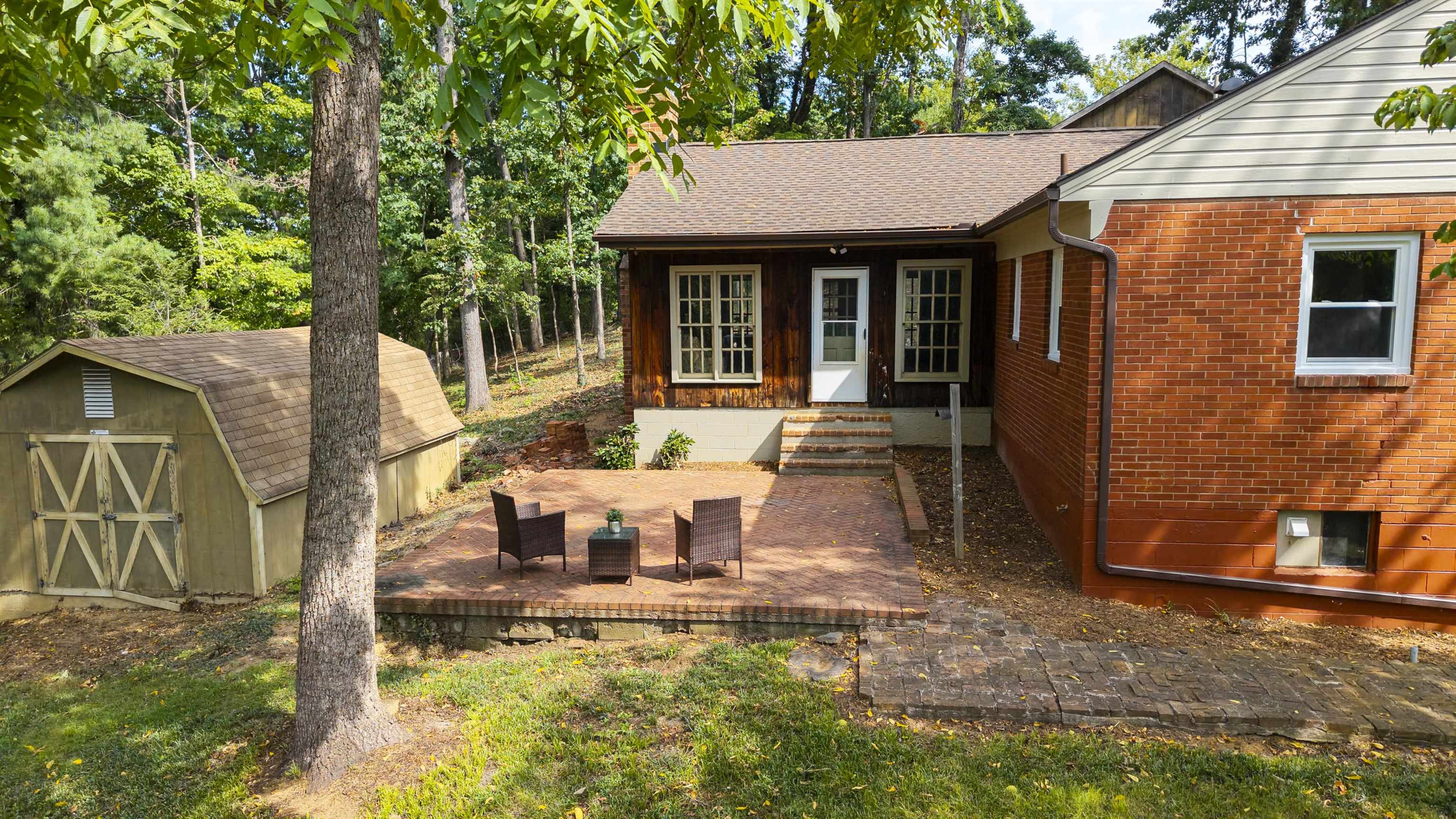 104 GREENWOOD RD, STAUNTON, Virginia 24401, 5 Bedrooms Bedrooms, ,2 BathroomsBathrooms,Residential,104 GREENWOOD RD,681277 MLS # 681277 104 GREENWOOD RD, STAUNTON, Virginia 24401, 5 Bedrooms Bedrooms, ,2 BathroomsBathrooms,Residential,104 GREENWOOD RD,681277 MLS # 681277