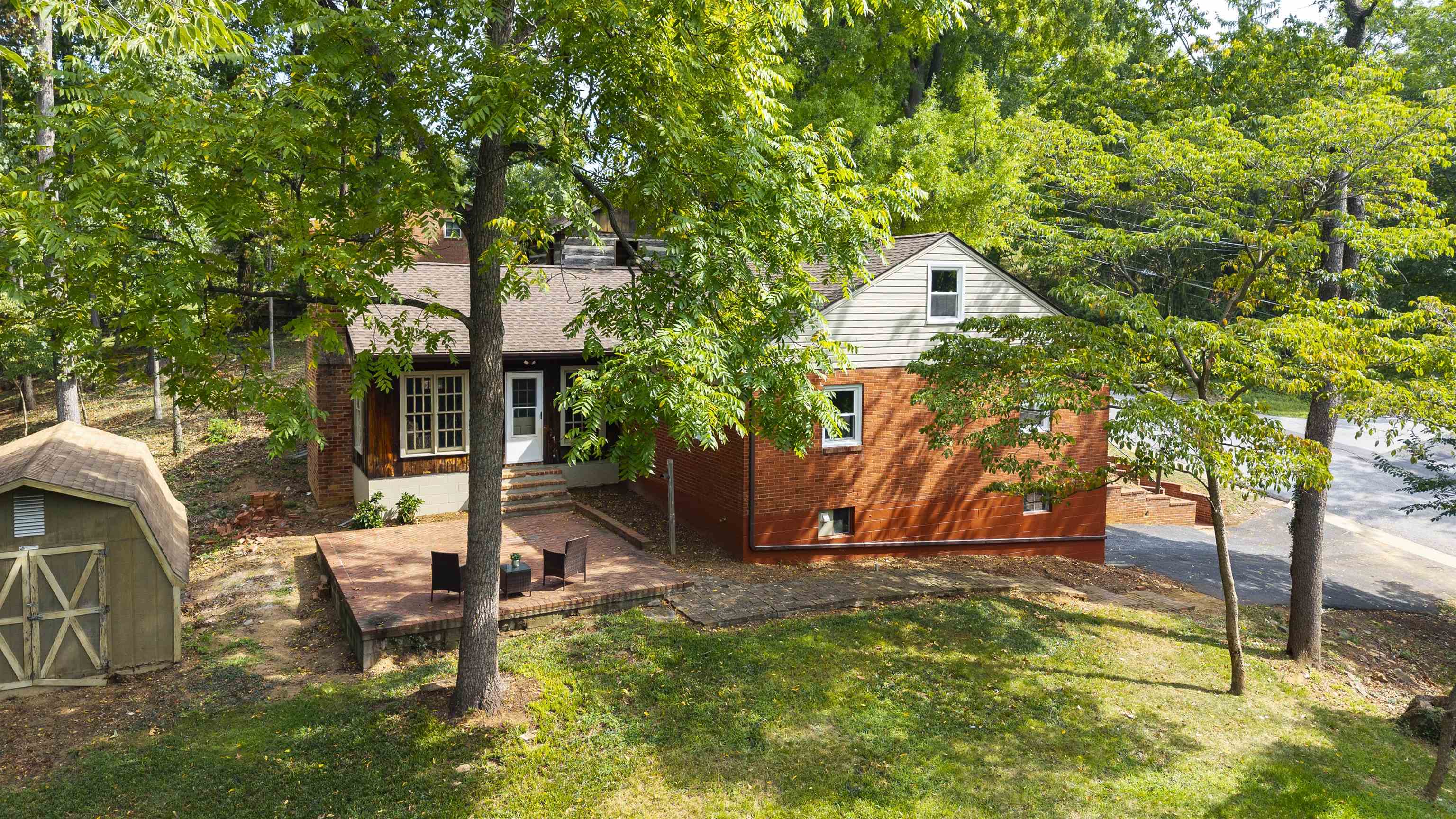 104 GREENWOOD RD, STAUNTON, Virginia 24401, 5 Bedrooms Bedrooms, ,2 BathroomsBathrooms,Residential,104 GREENWOOD RD,681277 MLS # 681277 104 GREENWOOD RD, STAUNTON, Virginia 24401, 5 Bedrooms Bedrooms, ,2 BathroomsBathrooms,Residential,104 GREENWOOD RD,681277 MLS # 681277