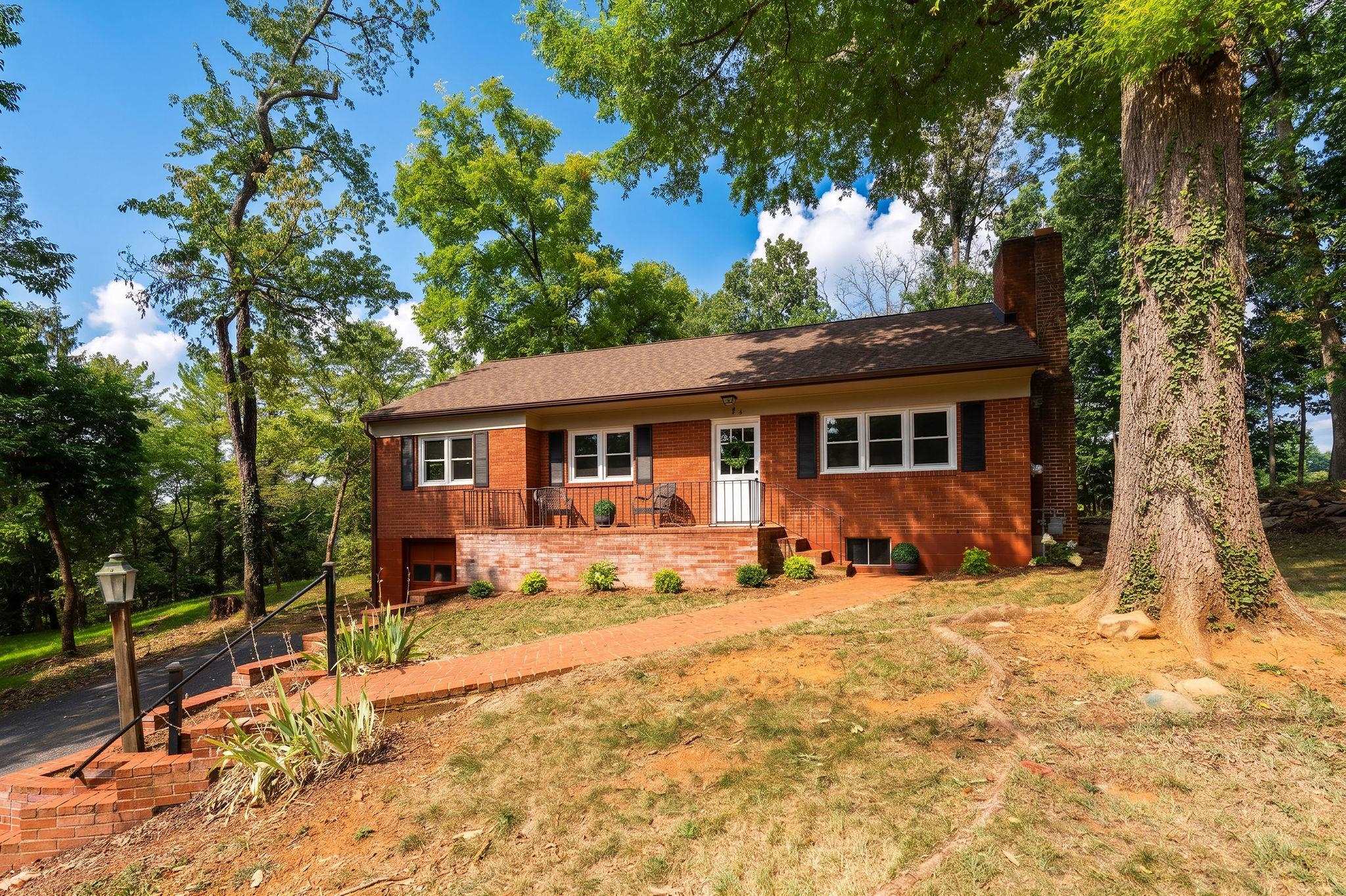 104 GREENWOOD RD, STAUNTON, Virginia 24401, 5 Bedrooms Bedrooms, ,2 BathroomsBathrooms,Residential,104 GREENWOOD RD,681277 MLS # 681277 104 GREENWOOD RD, STAUNTON, Virginia 24401, 5 Bedrooms Bedrooms, ,2 BathroomsBathrooms,Residential,104 GREENWOOD RD,681277 MLS # 681277