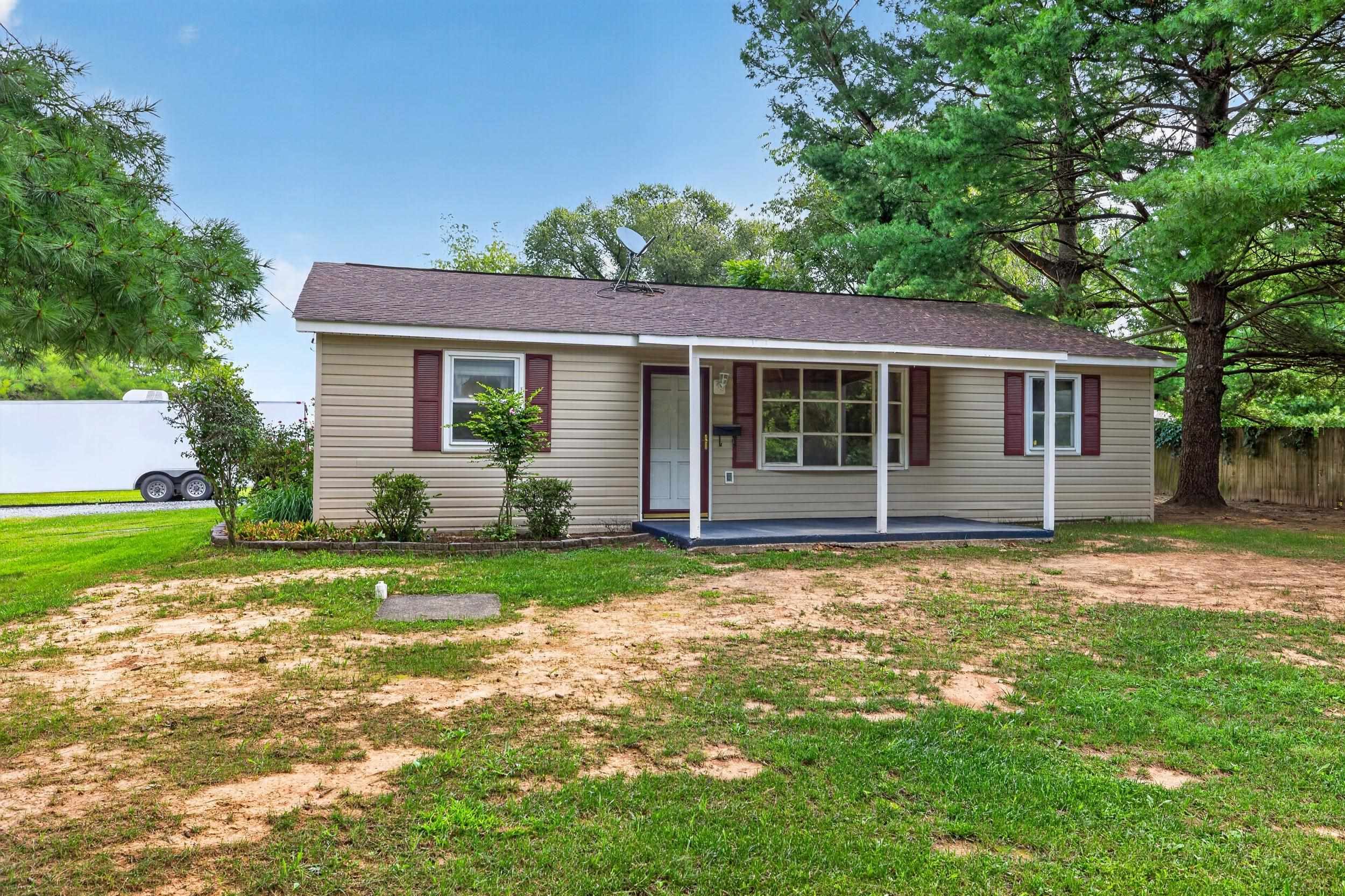 106 MINNA DR, SHENANDOAH, Virginia 22849, 3 Bedrooms Bedrooms, ,1 BathroomBathrooms,Residential,106 MINNA DR,681283 MLS # 681283 106 MINNA DR, SHENANDOAH, Virginia 22849, 3 Bedrooms Bedrooms, ,1 BathroomBathrooms,Residential,106 MINNA DR,681283 MLS # 681283