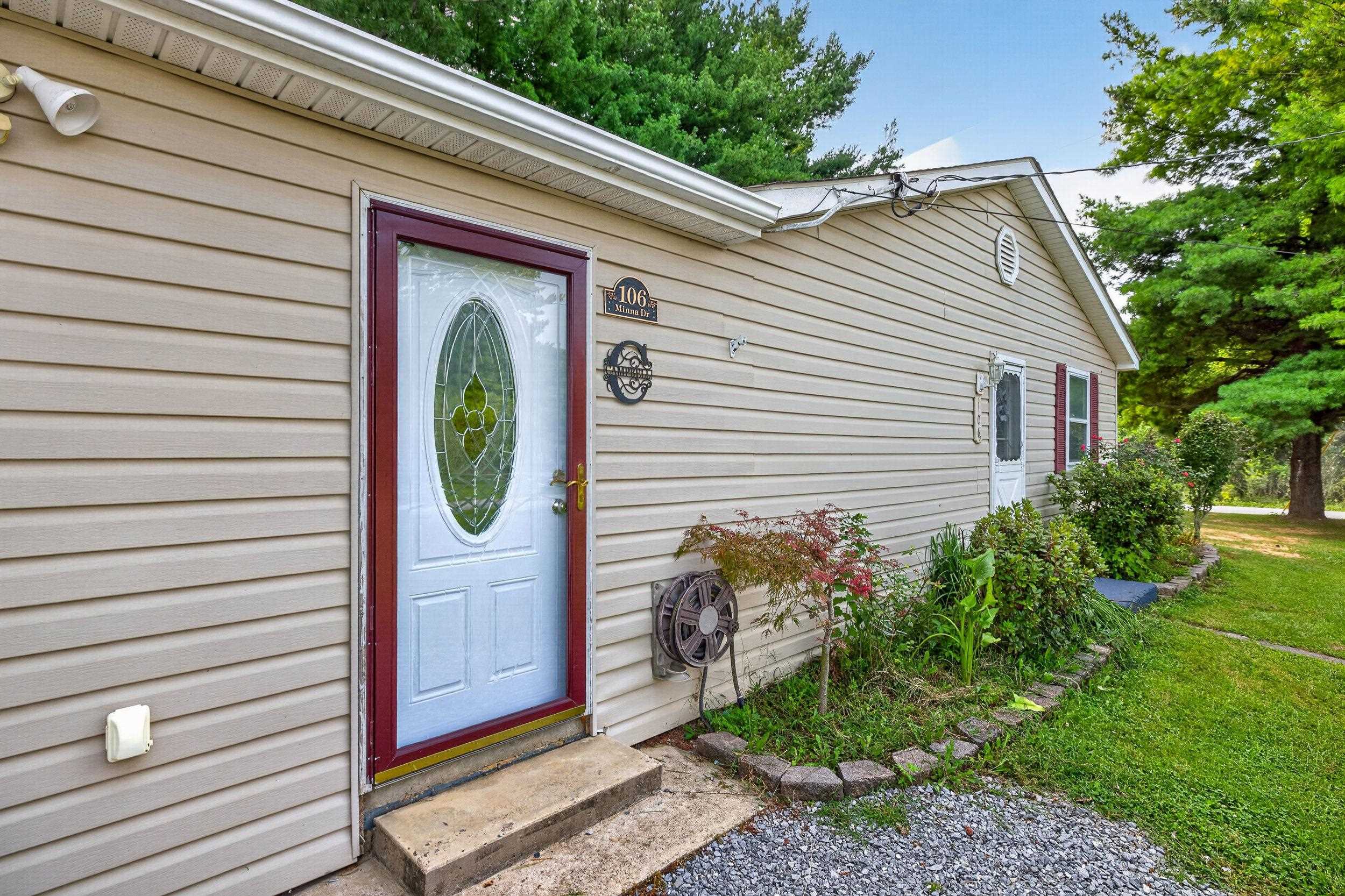 106 MINNA DR, SHENANDOAH, Virginia 22849, 3 Bedrooms Bedrooms, ,1 BathroomBathrooms,Residential,106 MINNA DR,681283 MLS # 681283 106 MINNA DR, SHENANDOAH, Virginia 22849, 3 Bedrooms Bedrooms, ,1 BathroomBathrooms,Residential,106 MINNA DR,681283 MLS # 681283