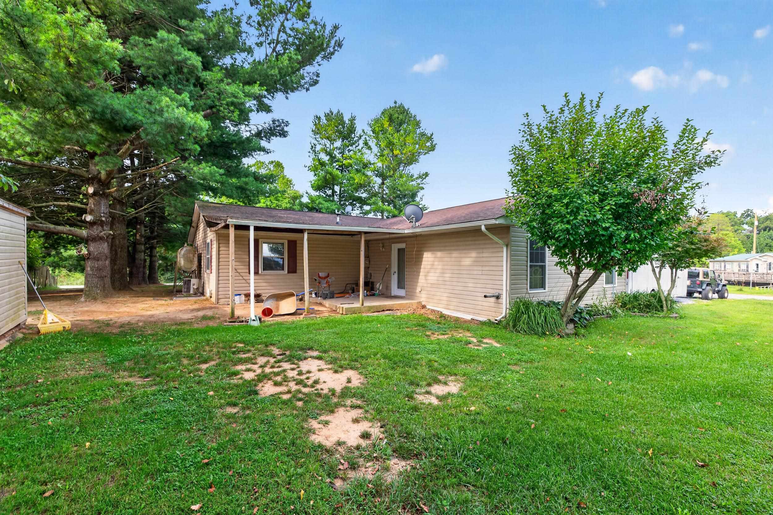 106 MINNA DR, SHENANDOAH, Virginia 22849, 3 Bedrooms Bedrooms, ,1 BathroomBathrooms,Residential,106 MINNA DR,681283 MLS # 681283 106 MINNA DR, SHENANDOAH, Virginia 22849, 3 Bedrooms Bedrooms, ,1 BathroomBathrooms,Residential,106 MINNA DR,681283 MLS # 681283