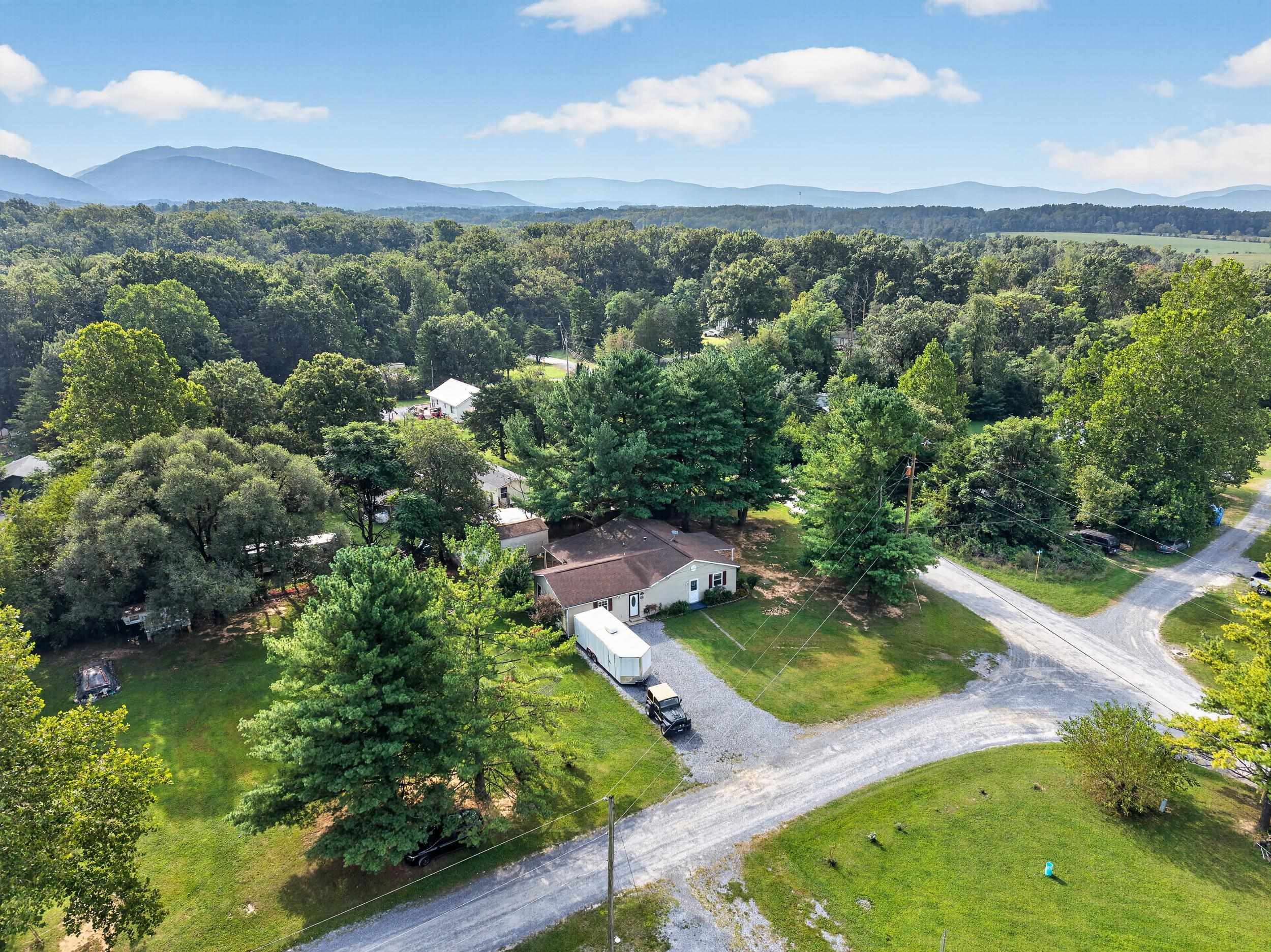 106 MINNA DR, SHENANDOAH, Virginia 22849, 3 Bedrooms Bedrooms, ,1 BathroomBathrooms,Residential,106 MINNA DR,681283 MLS # 681283 106 MINNA DR, SHENANDOAH, Virginia 22849, 3 Bedrooms Bedrooms, ,1 BathroomBathrooms,Residential,106 MINNA DR,681283 MLS # 681283