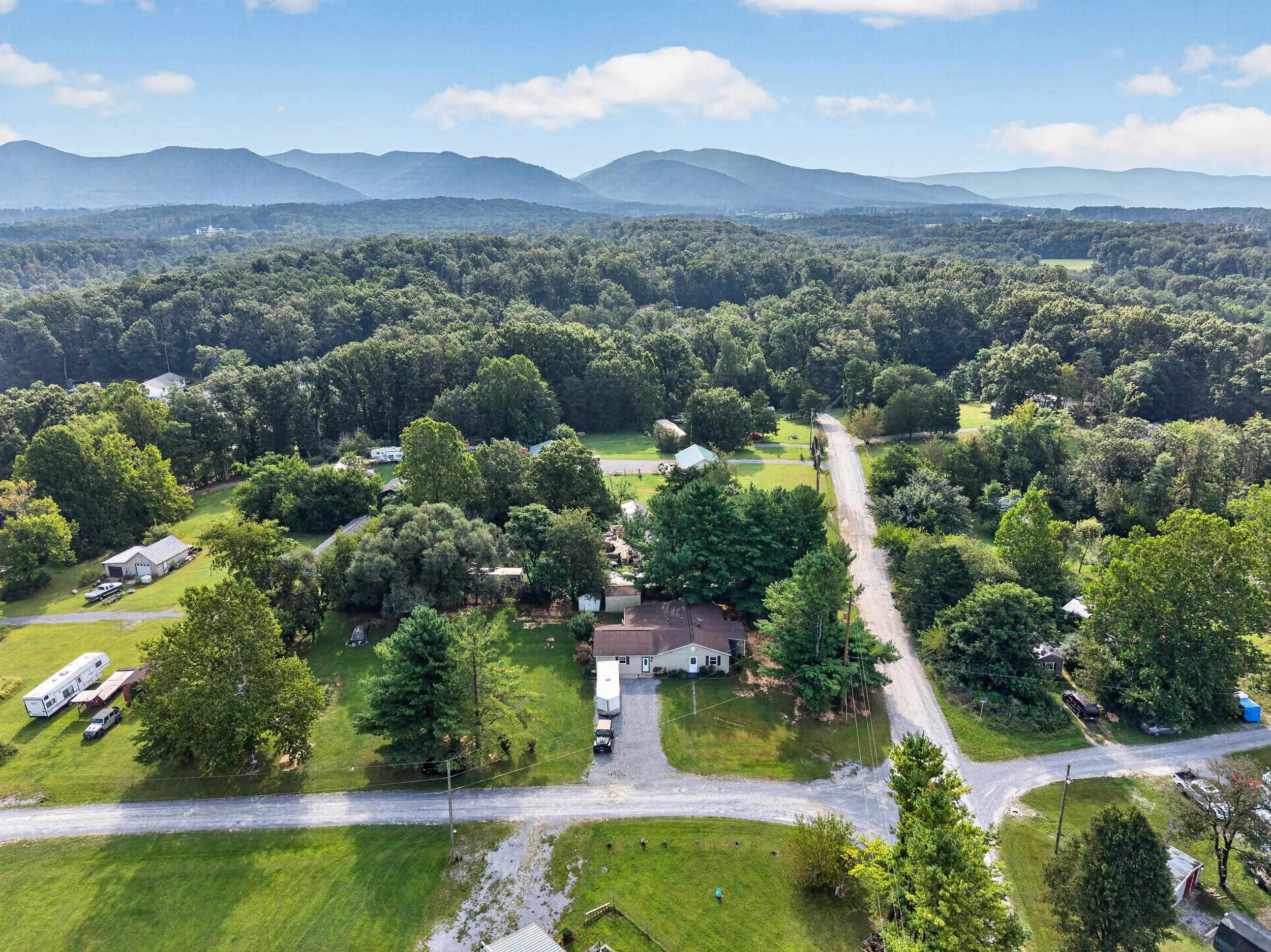 106 MINNA DR, SHENANDOAH, Virginia 22849, 3 Bedrooms Bedrooms, ,1 BathroomBathrooms,Residential,106 MINNA DR,681283 MLS # 681283 106 MINNA DR, SHENANDOAH, Virginia 22849, 3 Bedrooms Bedrooms, ,1 BathroomBathrooms,Residential,106 MINNA DR,681283 MLS # 681283