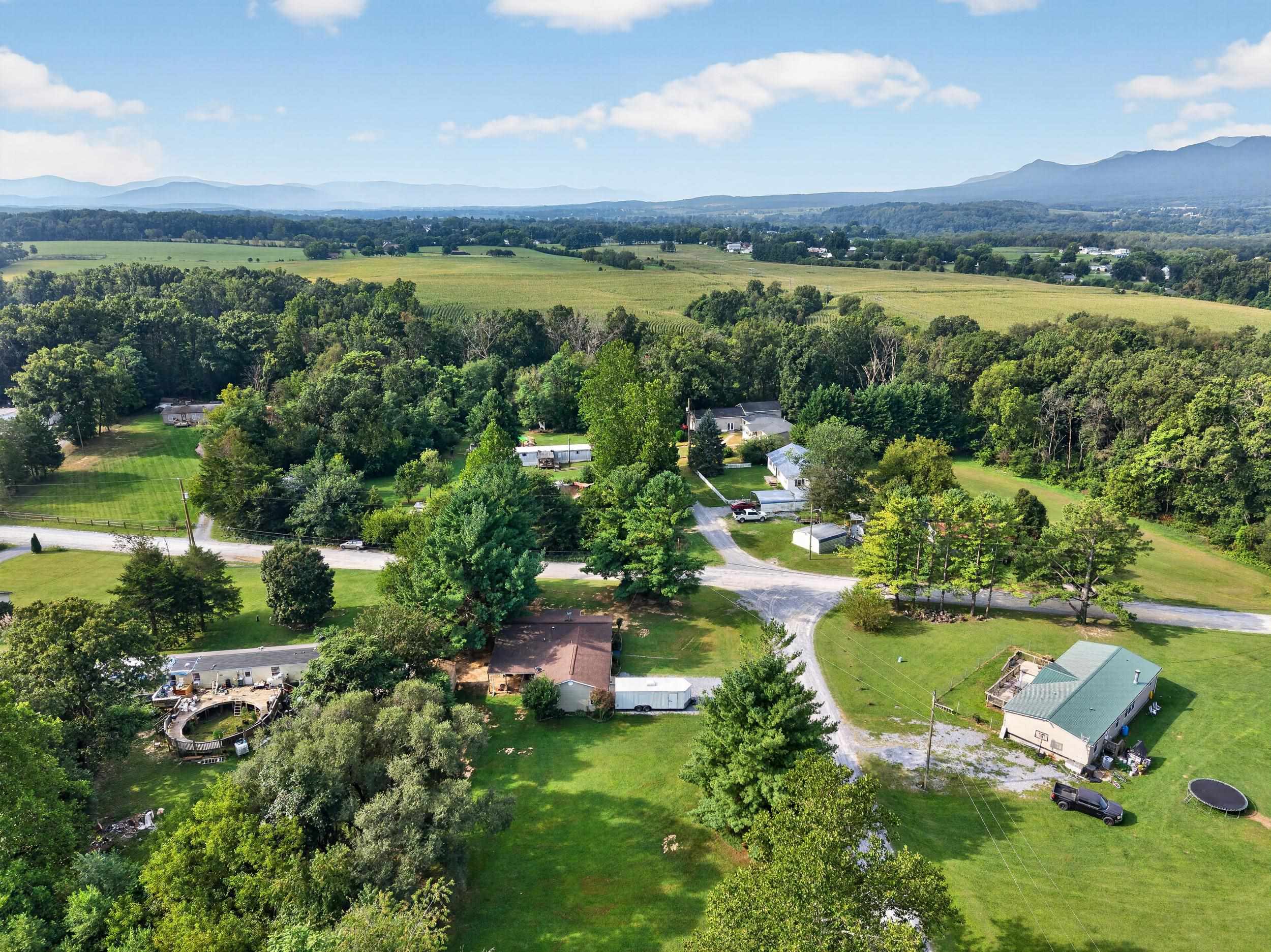 106 MINNA DR, SHENANDOAH, Virginia 22849, 3 Bedrooms Bedrooms, ,1 BathroomBathrooms,Residential,106 MINNA DR,681283 MLS # 681283 106 MINNA DR, SHENANDOAH, Virginia 22849, 3 Bedrooms Bedrooms, ,1 BathroomBathrooms,Residential,106 MINNA DR,681283 MLS # 681283