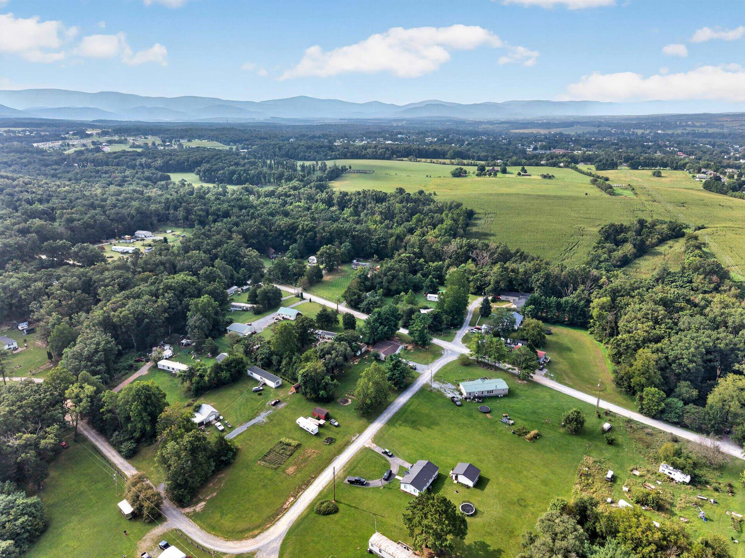 106 MINNA DR, SHENANDOAH, Virginia 22849, 3 Bedrooms Bedrooms, ,1 BathroomBathrooms,Residential,106 MINNA DR,681283 MLS # 681283 106 MINNA DR, SHENANDOAH, Virginia 22849, 3 Bedrooms Bedrooms, ,1 BathroomBathrooms,Residential,106 MINNA DR,681283 MLS # 681283