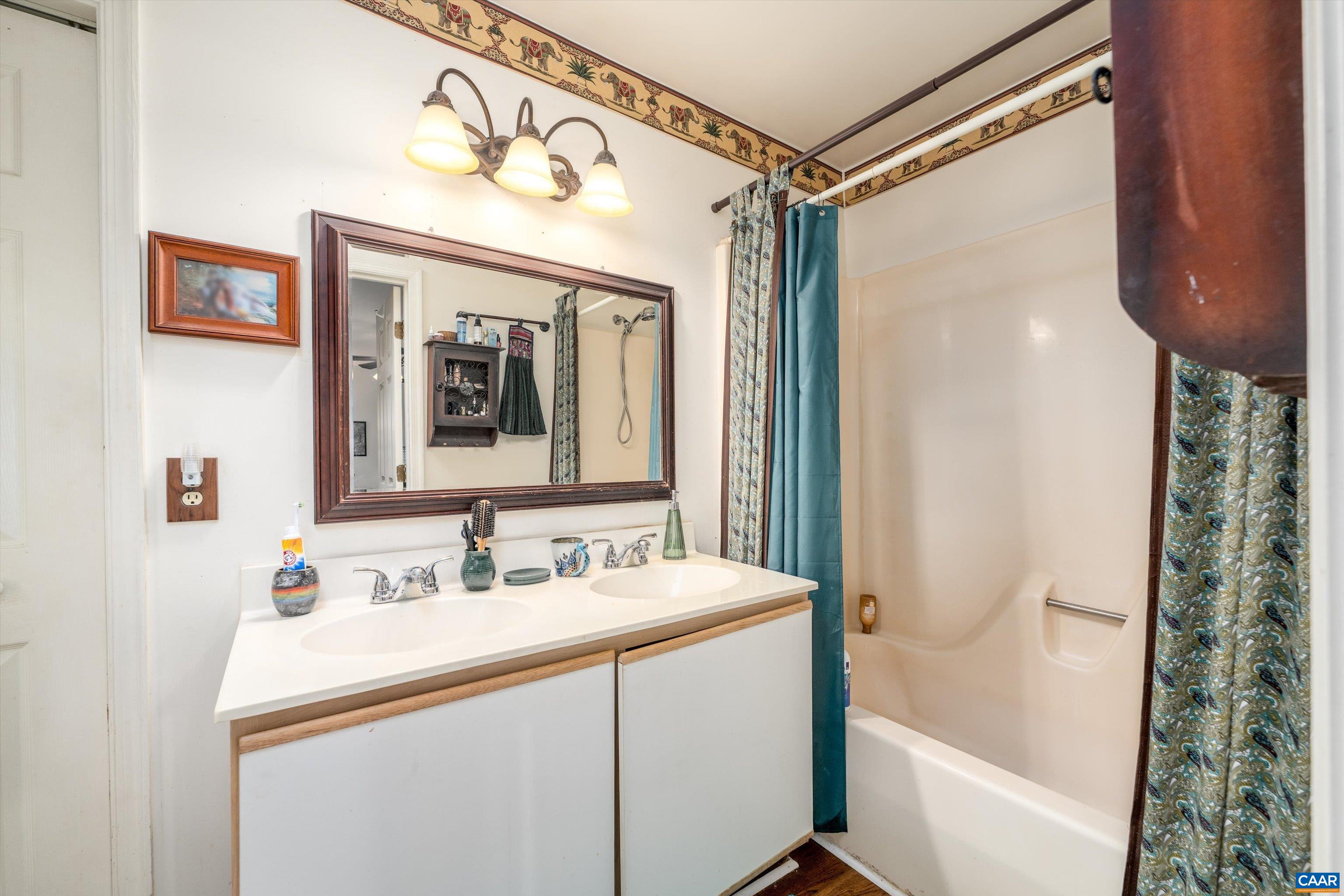 533 JESTER LN, CHARLOTTESVILLE, Virginia 22911, 3 Bedrooms Bedrooms, ,3 BathroomsBathrooms,Residential,533 JESTER LN,681287 MLS # 681287