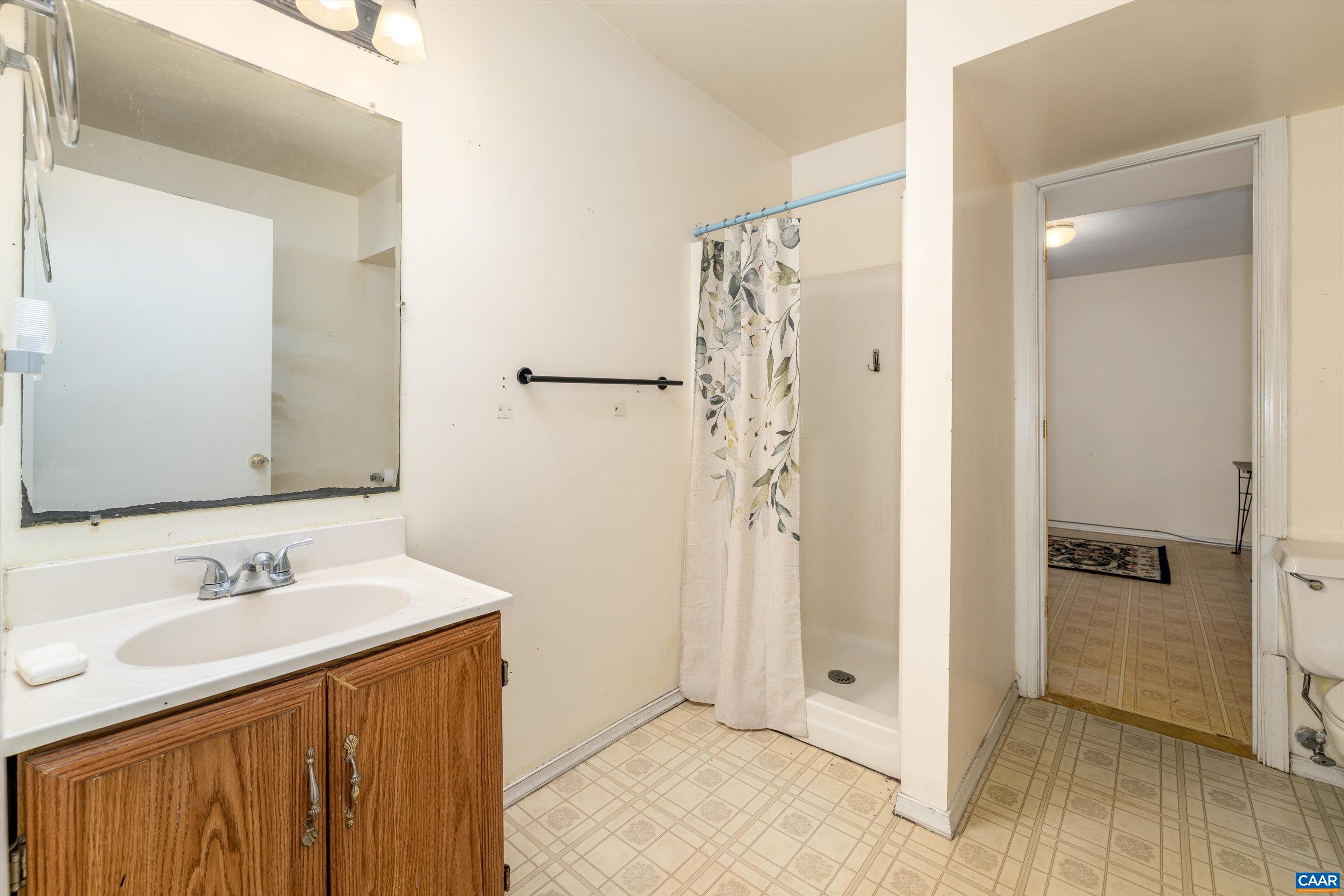 533 JESTER LN, CHARLOTTESVILLE, Virginia 22911, 3 Bedrooms Bedrooms, ,3 BathroomsBathrooms,Residential,533 JESTER LN,681287 MLS # 681287