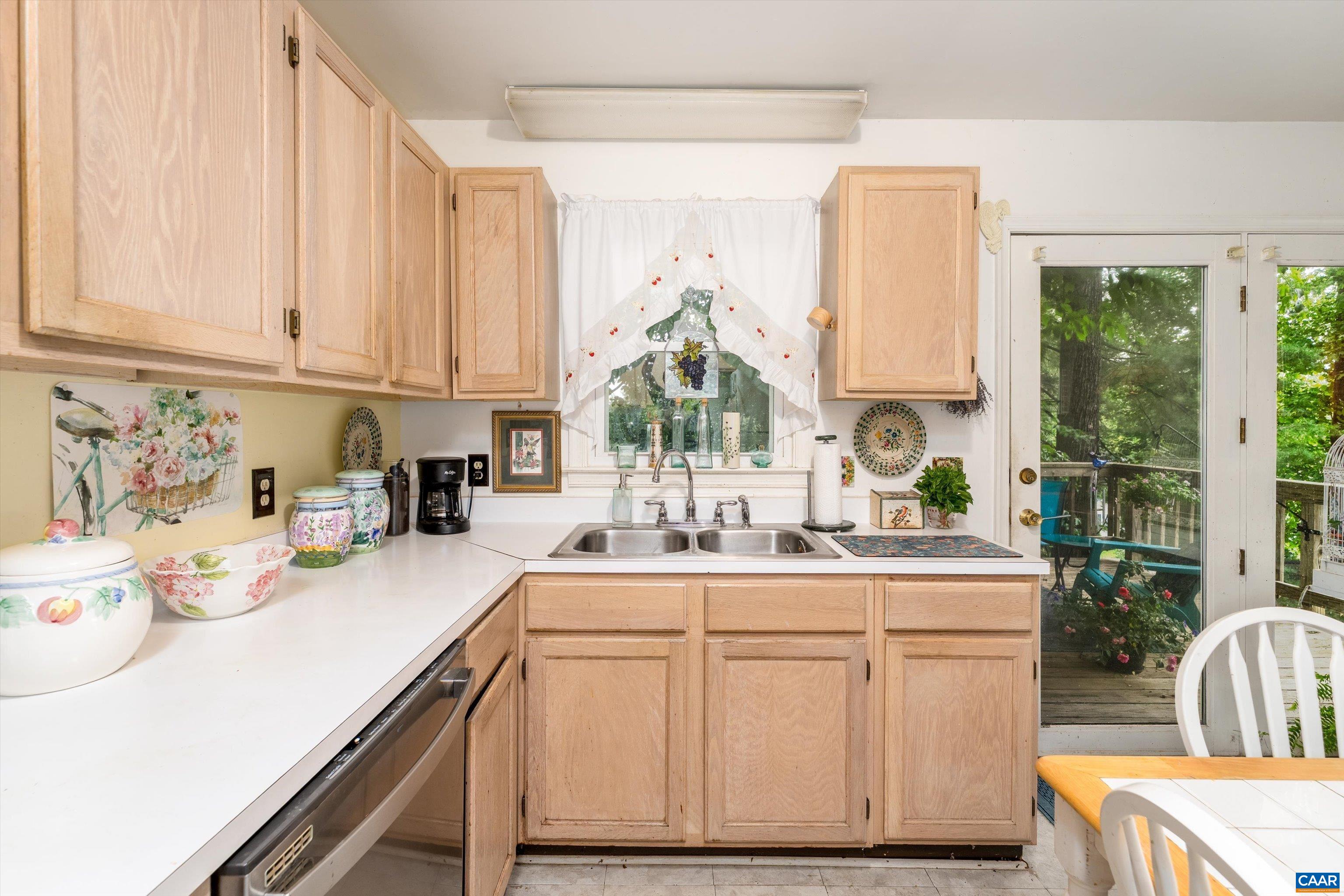 533 JESTER LN, CHARLOTTESVILLE, Virginia 22911, 3 Bedrooms Bedrooms, ,3 BathroomsBathrooms,Residential,533 JESTER LN,681287 MLS # 681287