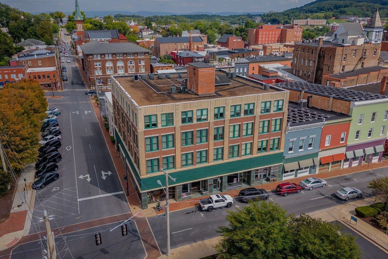 29 N CENTRAL AVE, STAUNTON, Virginia 24401, ,Commercial,29 N CENTRAL AVE,681297 MLS # 681297 29 N CENTRAL AVE, STAUNTON, Virginia 24401, ,Commercial,29 N CENTRAL AVE,681297 MLS # 681297