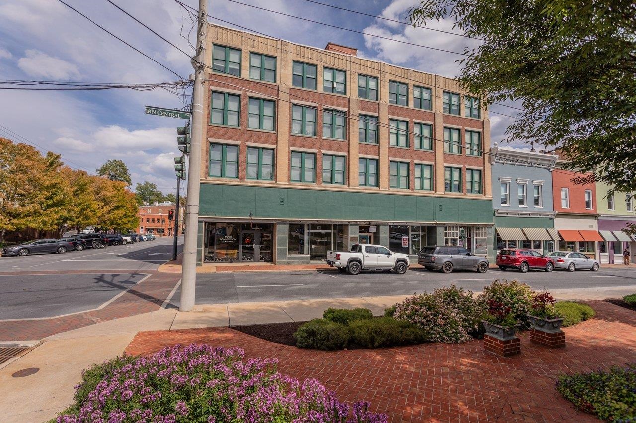 29 N CENTRAL AVE, STAUNTON, Virginia 24401, ,Commercial,29 N CENTRAL AVE,681297 MLS # 681297 29 N CENTRAL AVE, STAUNTON, Virginia 24401, ,Commercial,29 N CENTRAL AVE,681297 MLS # 681297