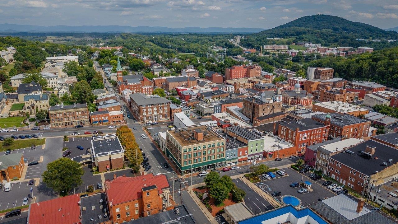 29 N CENTRAL AVE, STAUNTON, Virginia 24401, ,Commercial,29 N CENTRAL AVE,681297 MLS # 681297 29 N CENTRAL AVE, STAUNTON, Virginia 24401, ,Commercial,29 N CENTRAL AVE,681297 MLS # 681297