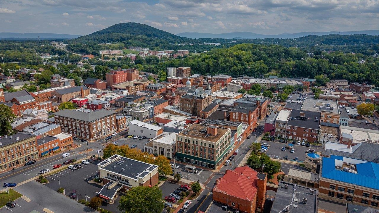 29 N CENTRAL AVE, STAUNTON, Virginia 24401, ,Commercial,29 N CENTRAL AVE,681297 MLS # 681297 29 N CENTRAL AVE, STAUNTON, Virginia 24401, ,Commercial,29 N CENTRAL AVE,681297 MLS # 681297