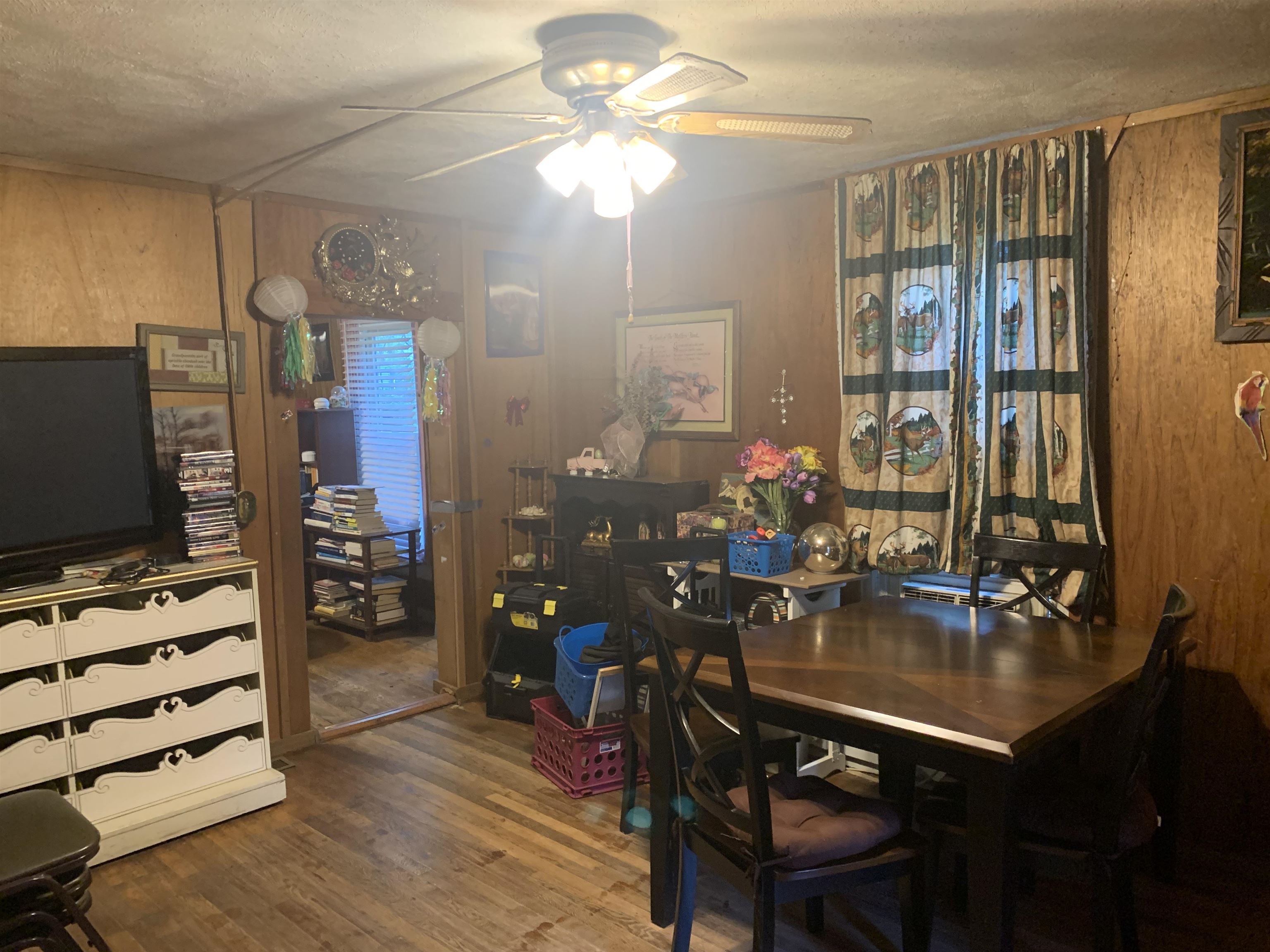 1216 W BEVERLEY ST, STAUNTON, Virginia 24401, 3 Bedrooms Bedrooms, ,1 BathroomBathrooms,Residential,1216 W BEVERLEY ST,678723 MLS # 678723 1216 W BEVERLEY ST, STAUNTON, Virginia 24401, 3 Bedrooms Bedrooms, ,1 BathroomBathrooms,Residential,1216 W BEVERLEY ST,678723 MLS # 678723