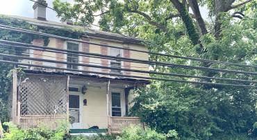 1216 W BEVERLEY ST, STAUNTON, Virginia 24401, 3 Bedrooms Bedrooms, ,1 BathroomBathrooms,Residential,1216 W BEVERLEY ST,678723 MLS # 678723