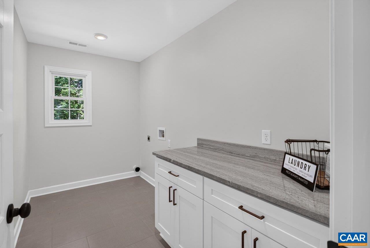 2201 PEARL LN, HARRISONBURG, Virginia 22801, 4 Bedrooms Bedrooms, ,2 BathroomsBathrooms,Residential,2201 Pearl Ln,2201 PEARL LN,681314 MLS # 681314