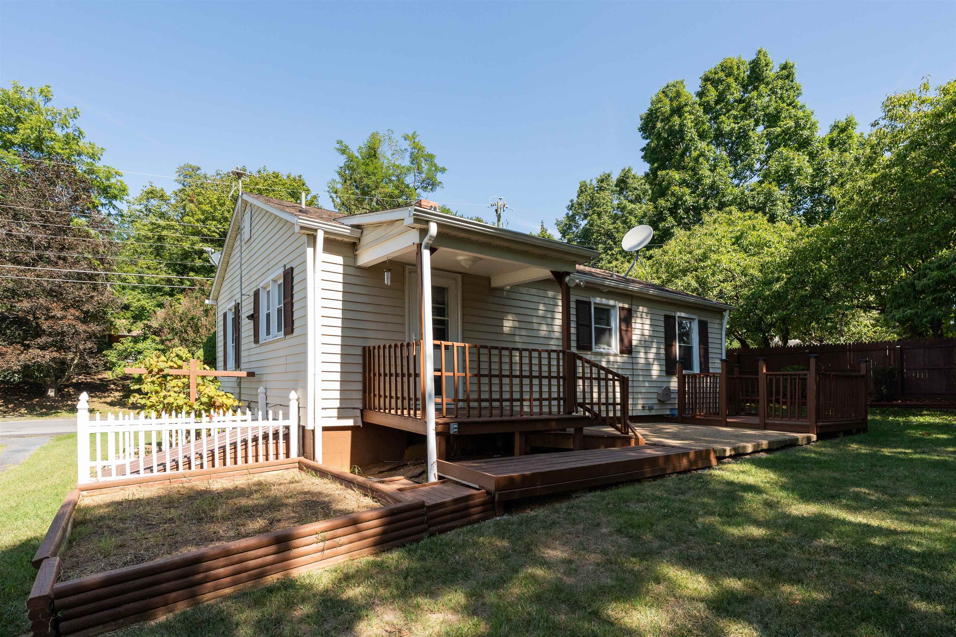 104 BAYLOR ST, STAUNTON, Virginia 24401, 2 Bedrooms Bedrooms, ,1 BathroomBathrooms,Residential,104 BAYLOR ST,681296 MLS # 681296 104 BAYLOR ST, STAUNTON, Virginia 24401, 2 Bedrooms Bedrooms, ,1 BathroomBathrooms,Residential,104 BAYLOR ST,681296 MLS # 681296
