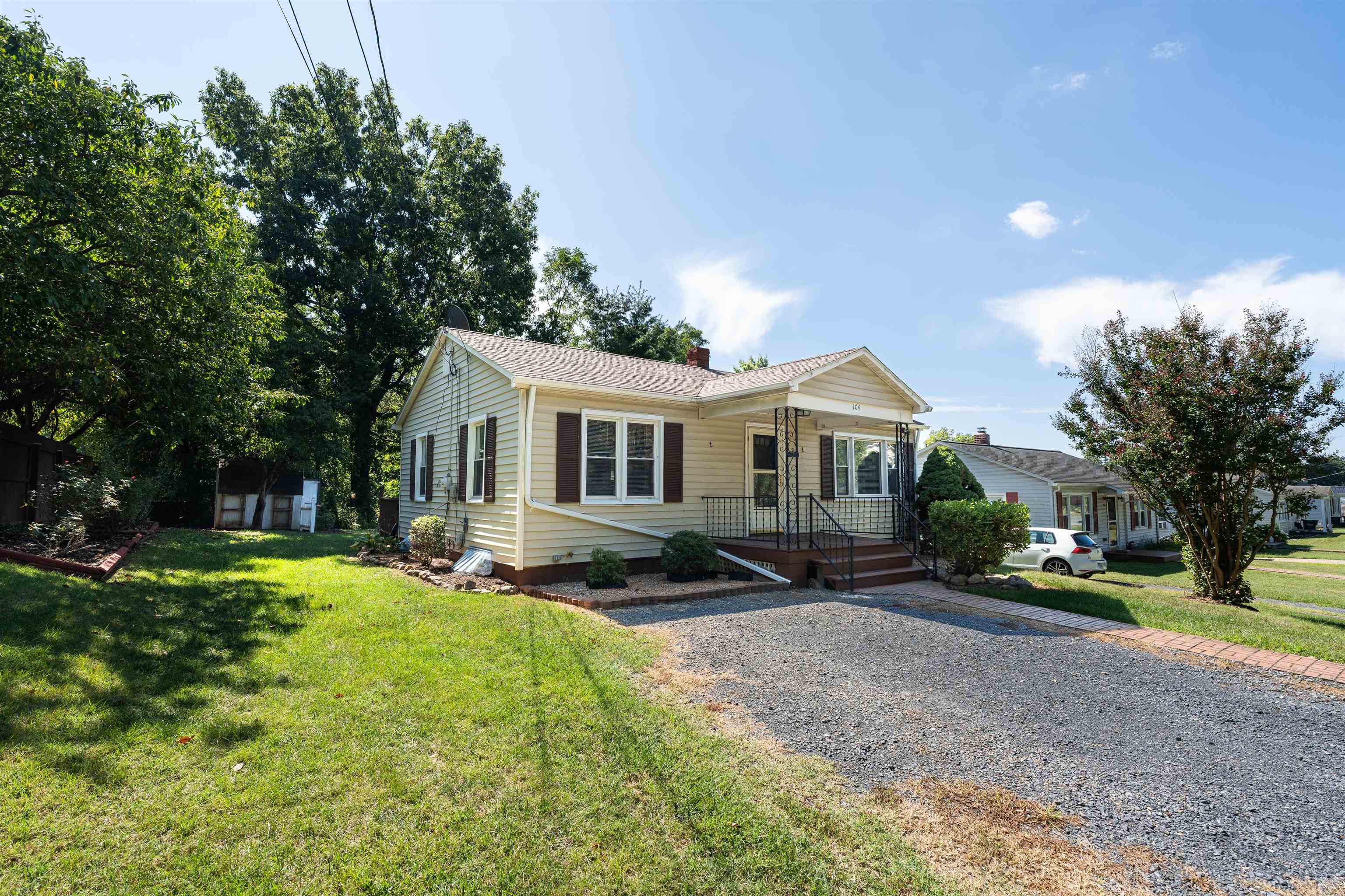 104 BAYLOR ST, STAUNTON, Virginia 24401, 2 Bedrooms Bedrooms, ,1 BathroomBathrooms,Residential,104 BAYLOR ST,681296 MLS # 681296 104 BAYLOR ST, STAUNTON, Virginia 24401, 2 Bedrooms Bedrooms, ,1 BathroomBathrooms,Residential,104 BAYLOR ST,681296 MLS # 681296