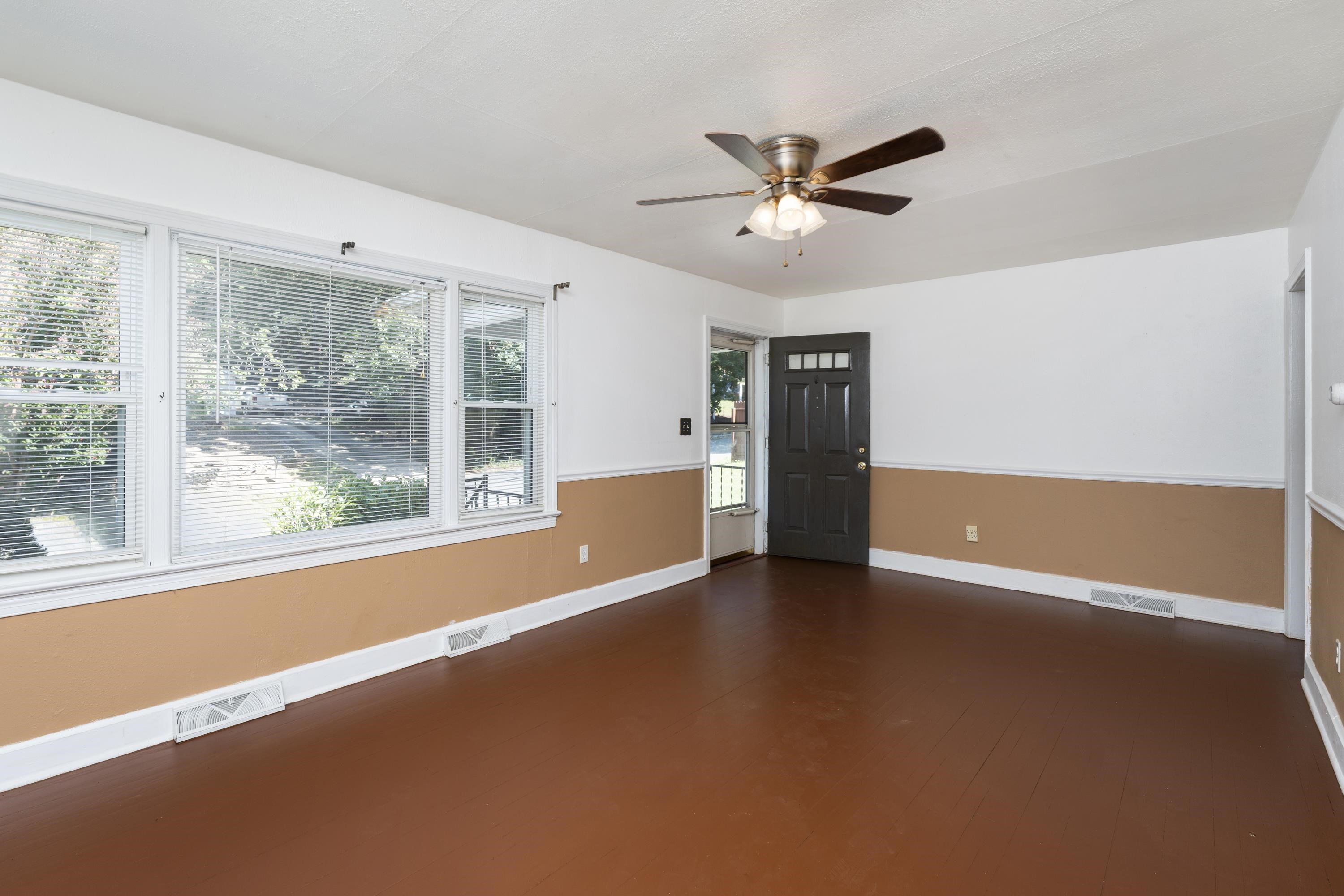104 BAYLOR ST, STAUNTON, Virginia 24401, 2 Bedrooms Bedrooms, ,1 BathroomBathrooms,Residential,104 BAYLOR ST,681296 MLS # 681296 104 BAYLOR ST, STAUNTON, Virginia 24401, 2 Bedrooms Bedrooms, ,1 BathroomBathrooms,Residential,104 BAYLOR ST,681296 MLS # 681296