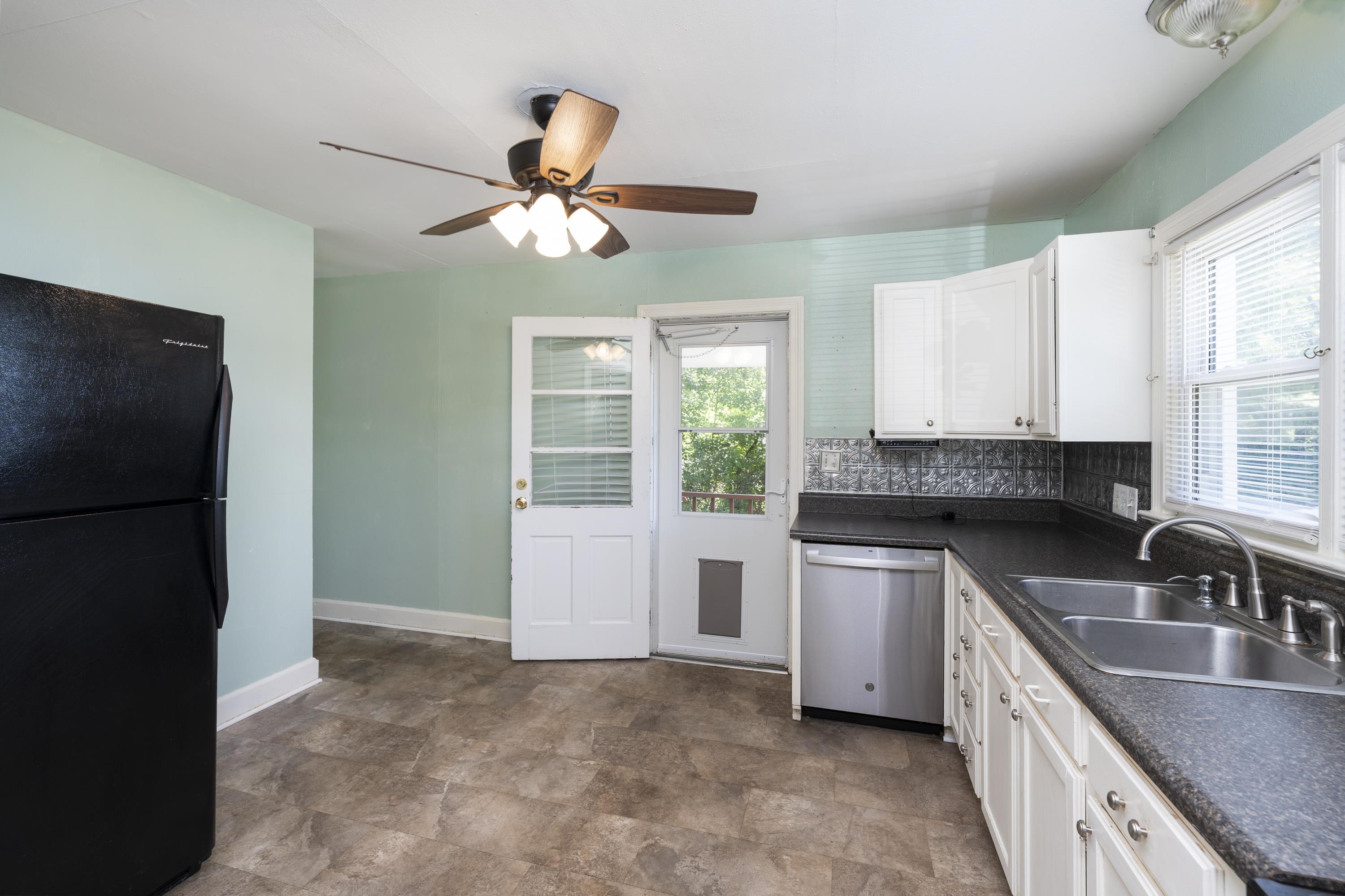 104 BAYLOR ST, STAUNTON, Virginia 24401, 2 Bedrooms Bedrooms, ,1 BathroomBathrooms,Residential,104 BAYLOR ST,681296 MLS # 681296 104 BAYLOR ST, STAUNTON, Virginia 24401, 2 Bedrooms Bedrooms, ,1 BathroomBathrooms,Residential,104 BAYLOR ST,681296 MLS # 681296