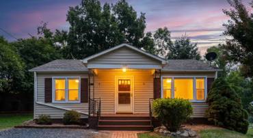 104 BAYLOR ST, STAUNTON, Virginia 24401, 2 Bedrooms Bedrooms, ,1 BathroomBathrooms,Residential,104 BAYLOR ST,681296 MLS # 681296