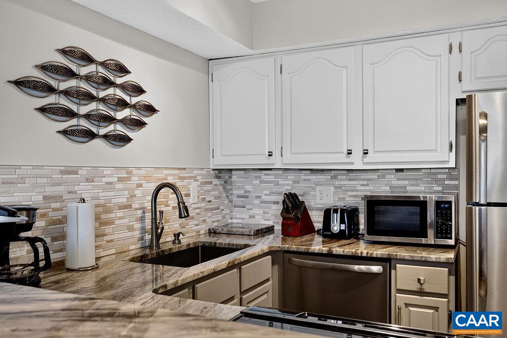 1423 HIGHLANDS CONDOS, WINTERGREEN, Virginia 22967, 2 Bedrooms Bedrooms, ,2 BathroomsBathrooms,Residential,1423 HIGHLANDS CONDOS,681302 MLS # 681302 1423 HIGHLANDS CONDOS, WINTERGREEN, Virginia 22967, 2 Bedrooms Bedrooms, ,2 BathroomsBathrooms,Residential,1423 HIGHLANDS CONDOS,681302 MLS # 681302